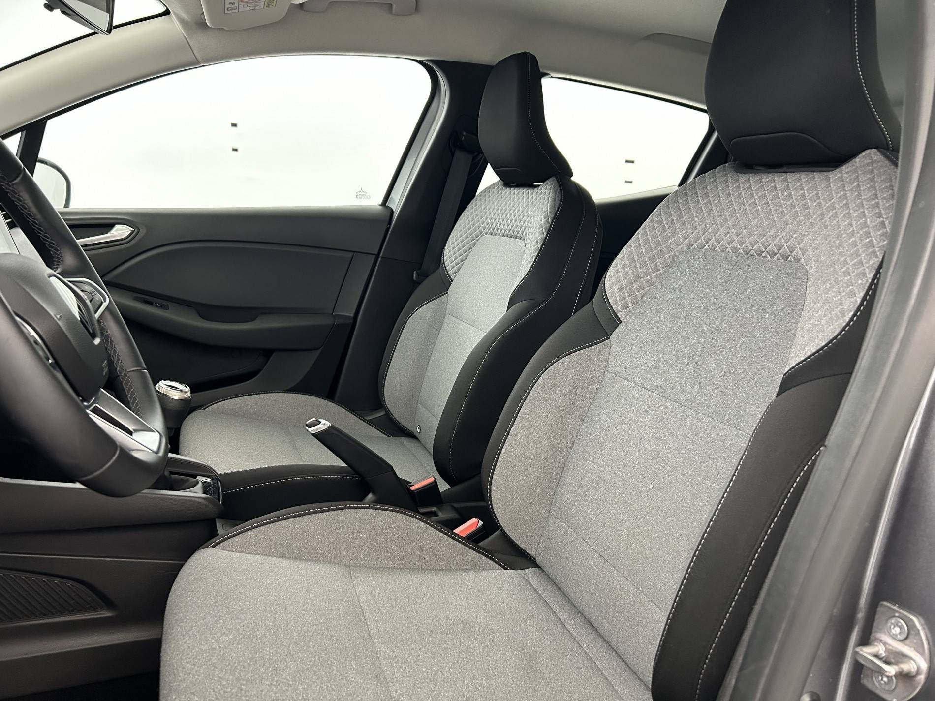 Vente en ligne Renault Clio 5 Clio TCe 90 au prix de 14 975 €