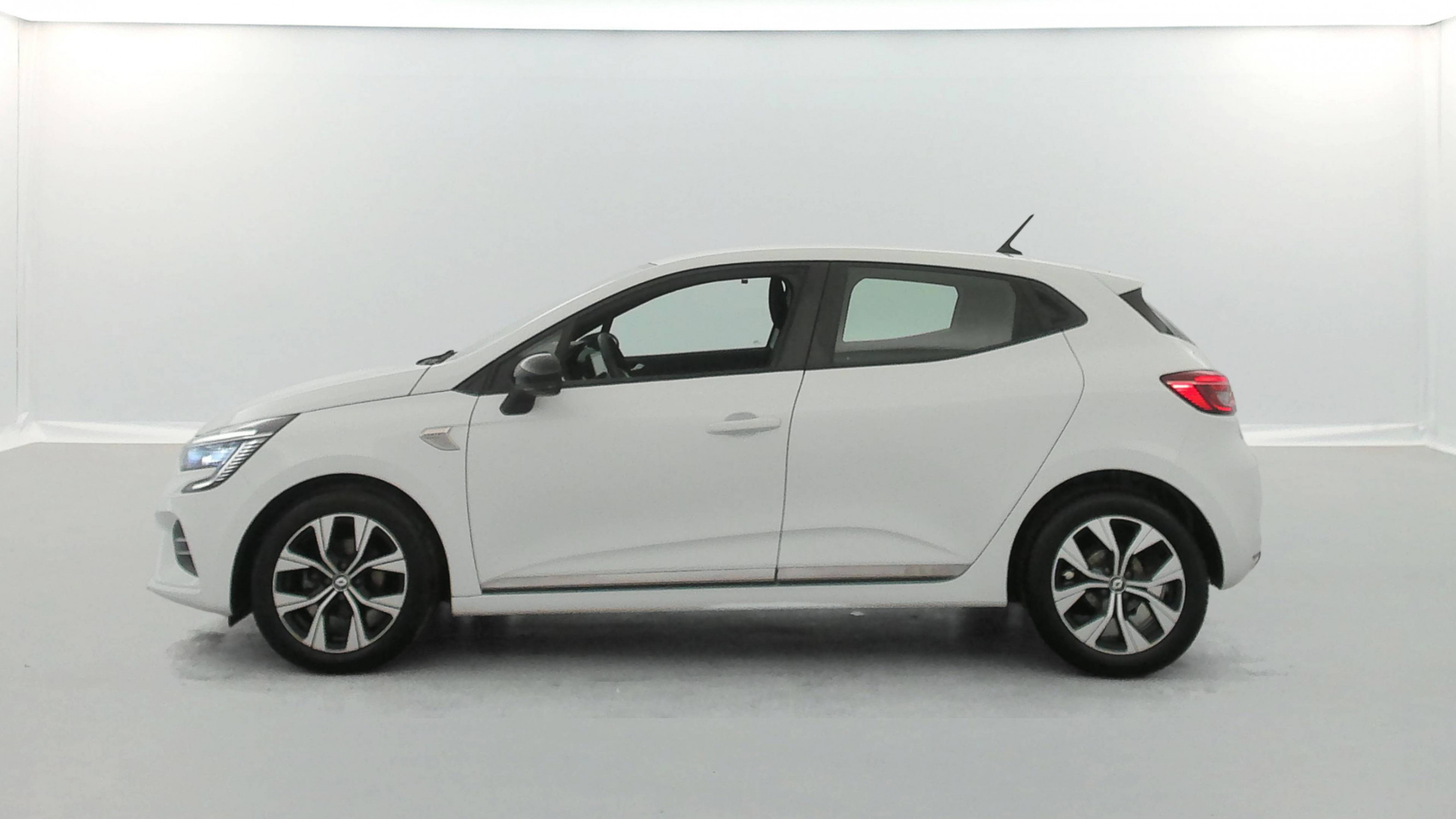 Vente en ligne Renault Clio 5 Clio TCe 90 - 21N au prix de 14 490 €