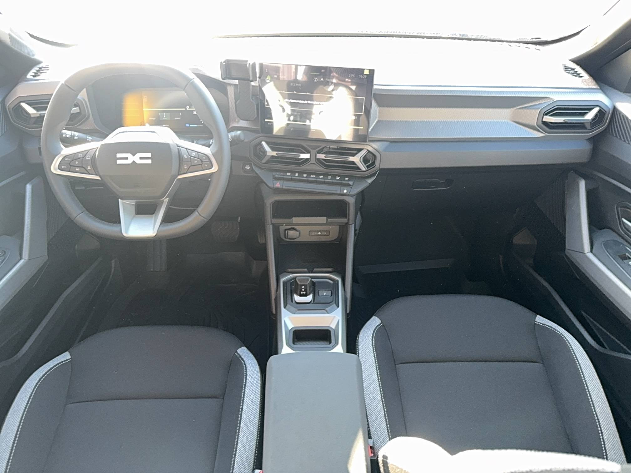 Vente en ligne Dacia Duster  Hybrid 155 au prix de 28 200 €