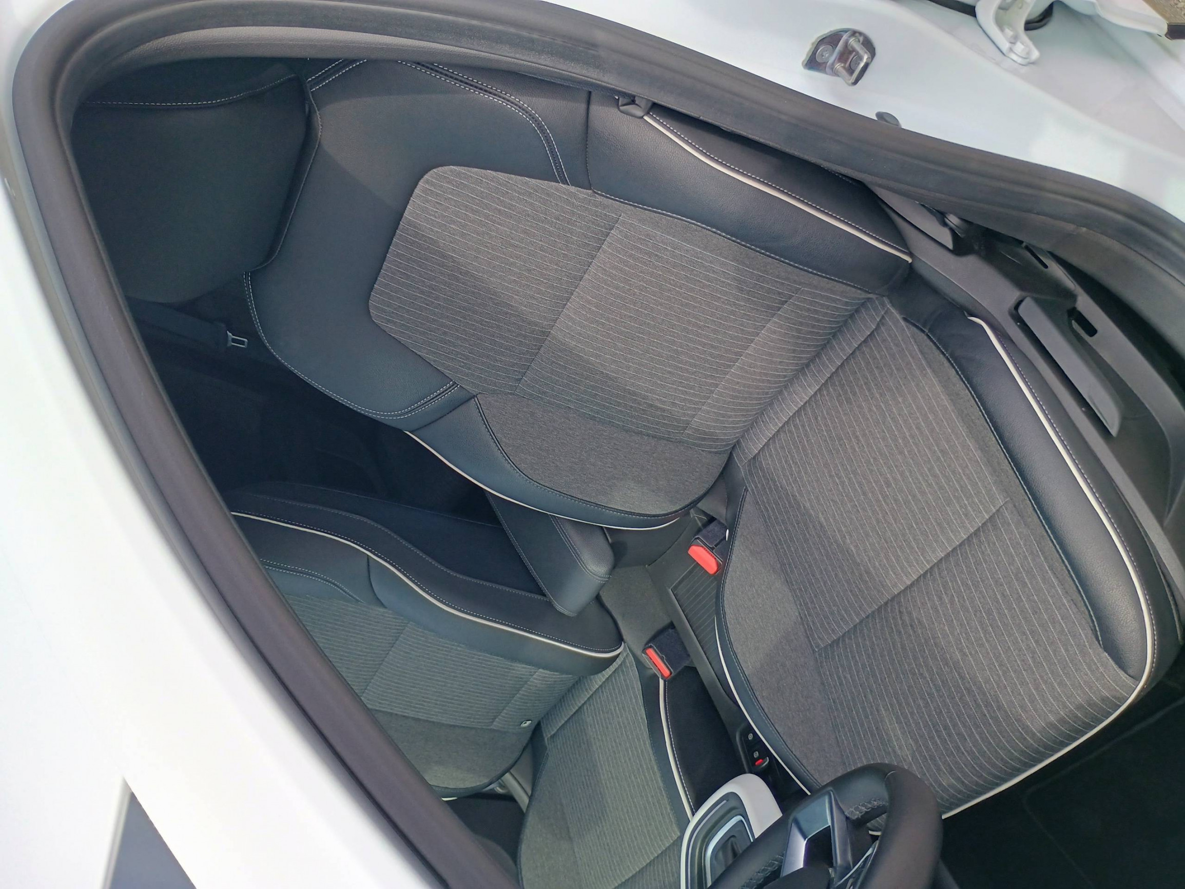 Vente en ligne Renault Clio 5 Clio E-Tech full hybrid 145 au prix de 16 990 €