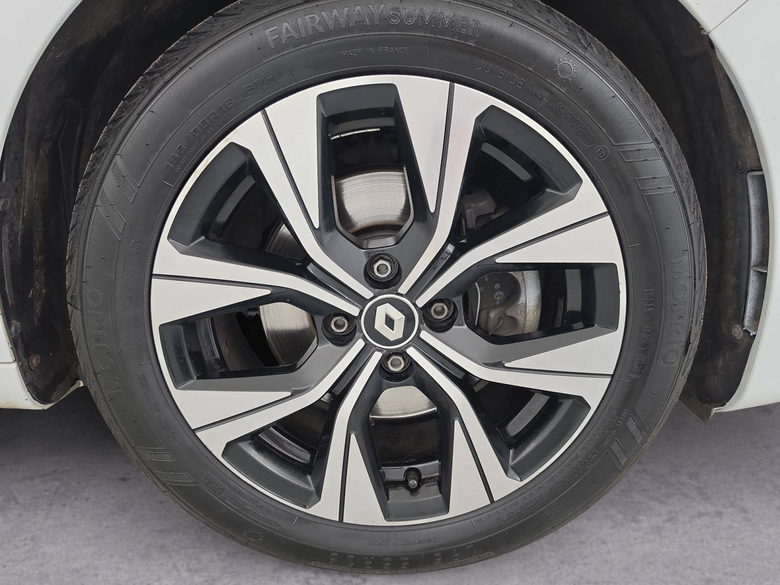 Vente en ligne Renault Clio 5 Clio Blue dCi 100 au prix de 13 291 €