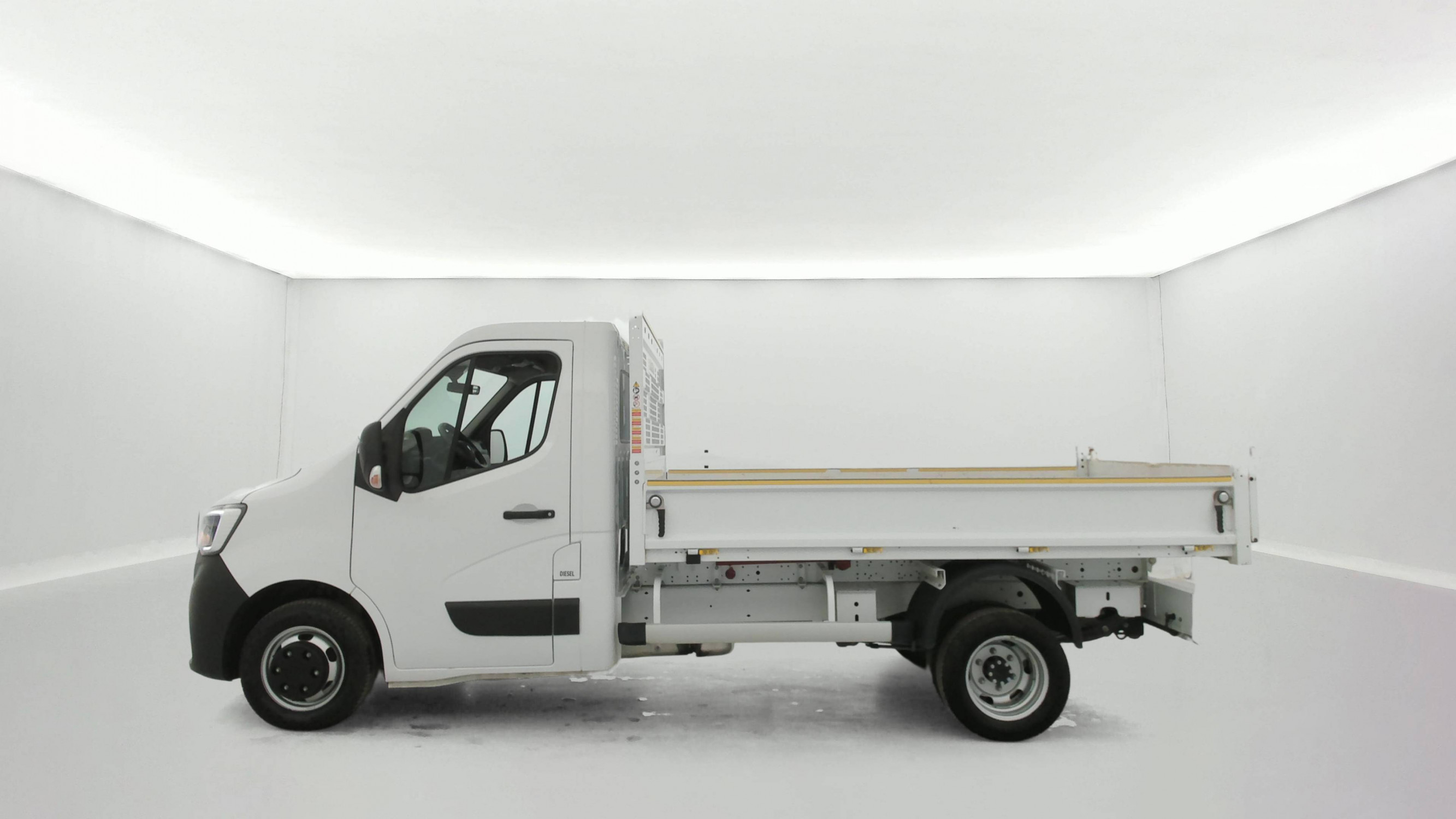 Vente en ligne Renault Master 3 Châssis Cabine MASTER CC PROP RJ3500 L2 PAFC BLUE DCI 130 EURO VI au prix de 33 300 €