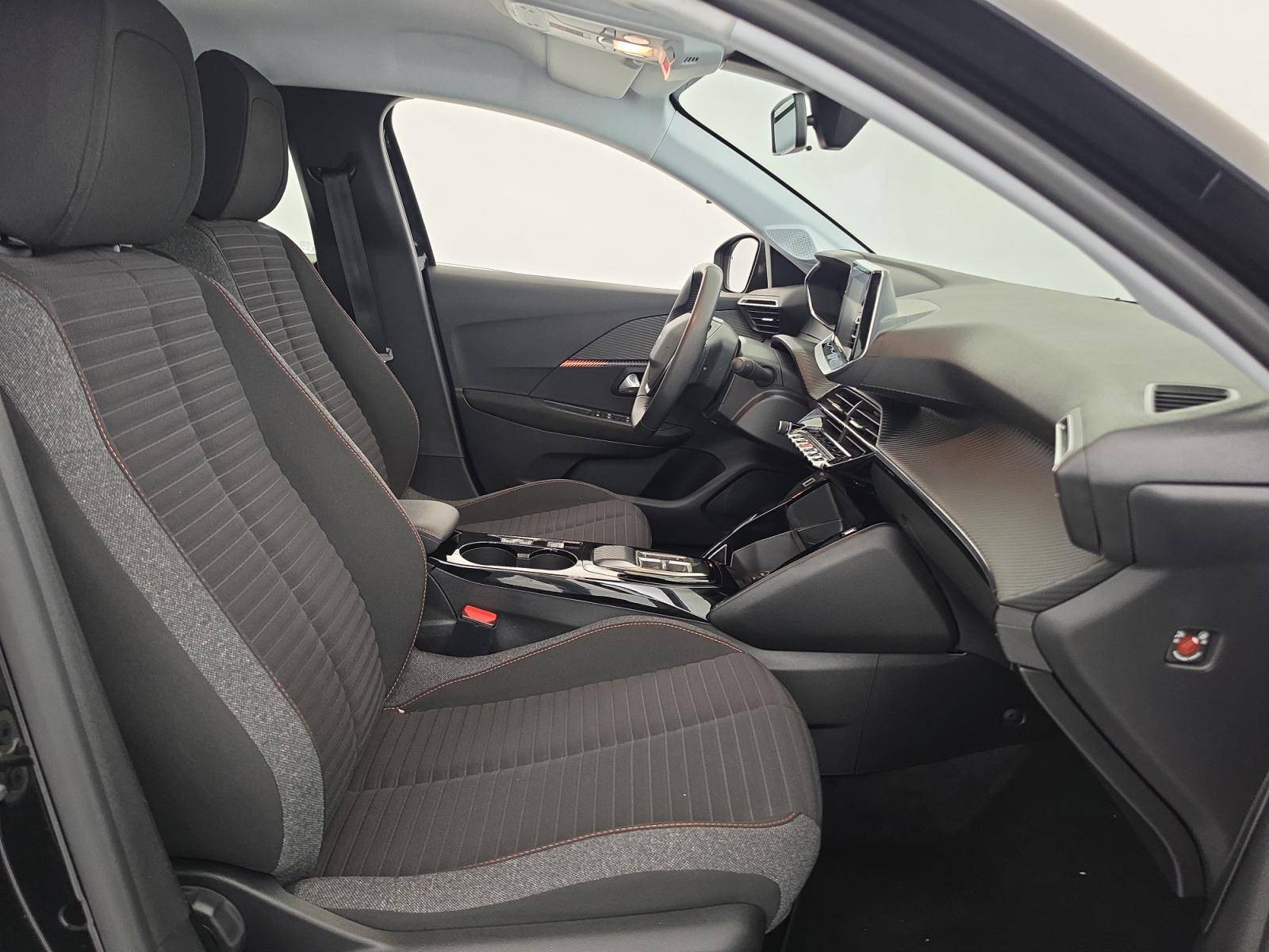 Vente en ligne Peugeot E-208  50 kWh 136ch au prix de 15 900 €