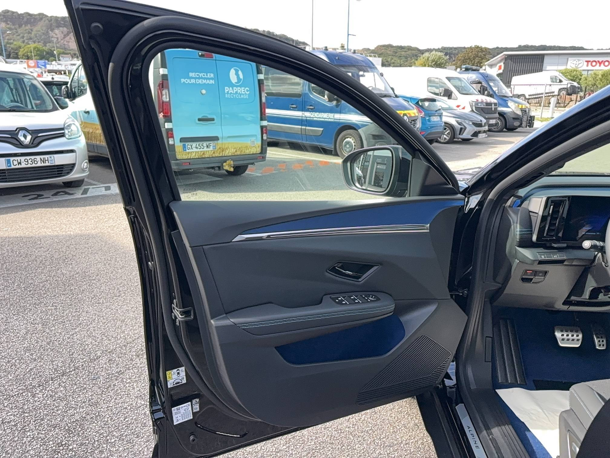 Vente en ligne Renault Scenic E-Tech Scenic E-Tech électrique 220 ch grande autonomie au prix de 48 900 €