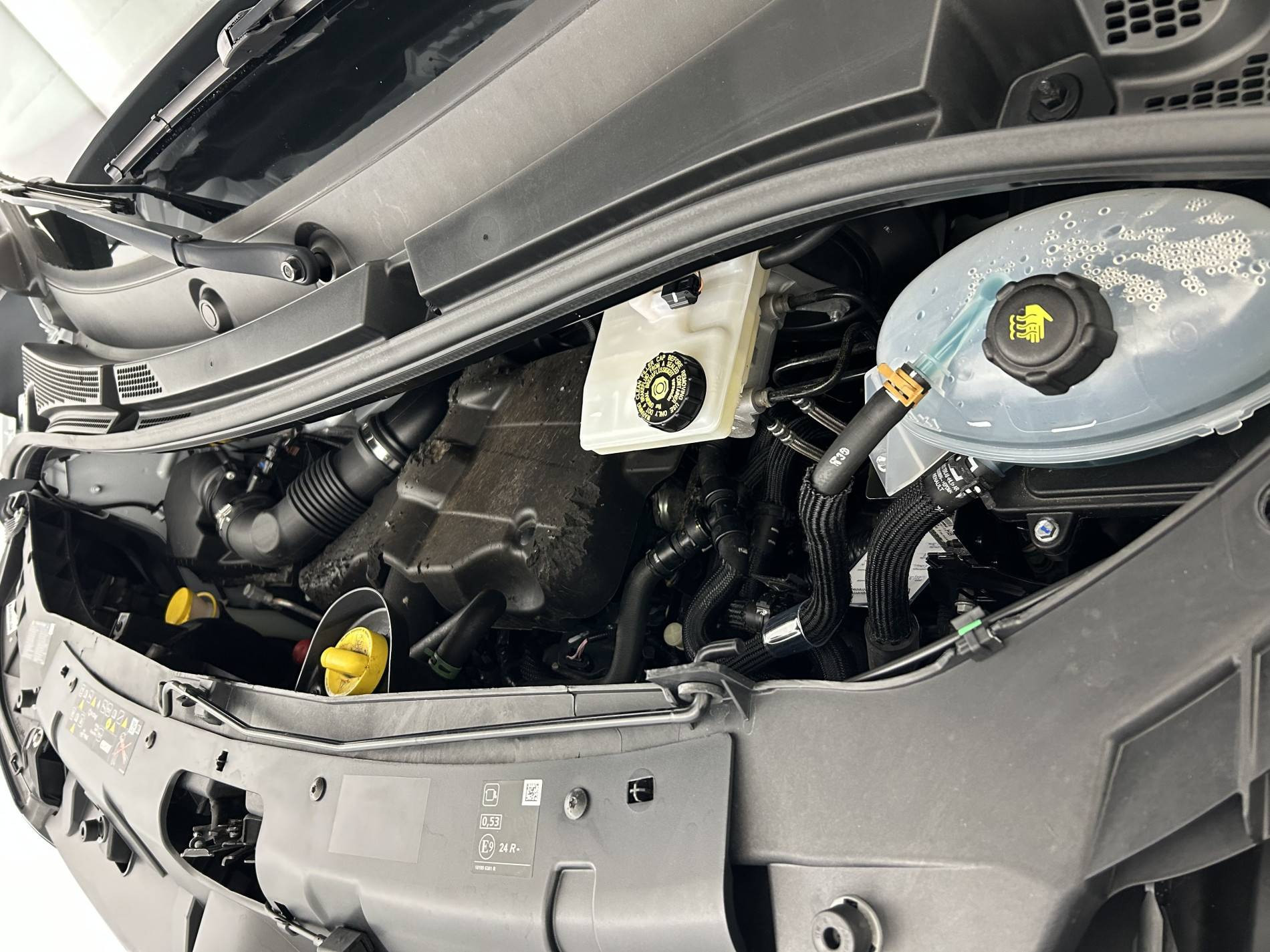 Vente en ligne Renault Master Fourgon MASTER FGN TRAC F3500 L2H2 BLUE DCI 135 au prix de 25 990 €