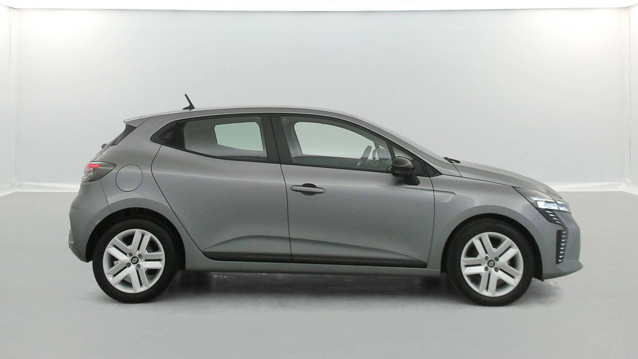 Vente en ligne Renault Clio 5 Clio TCe 90 au prix de 15 300 €