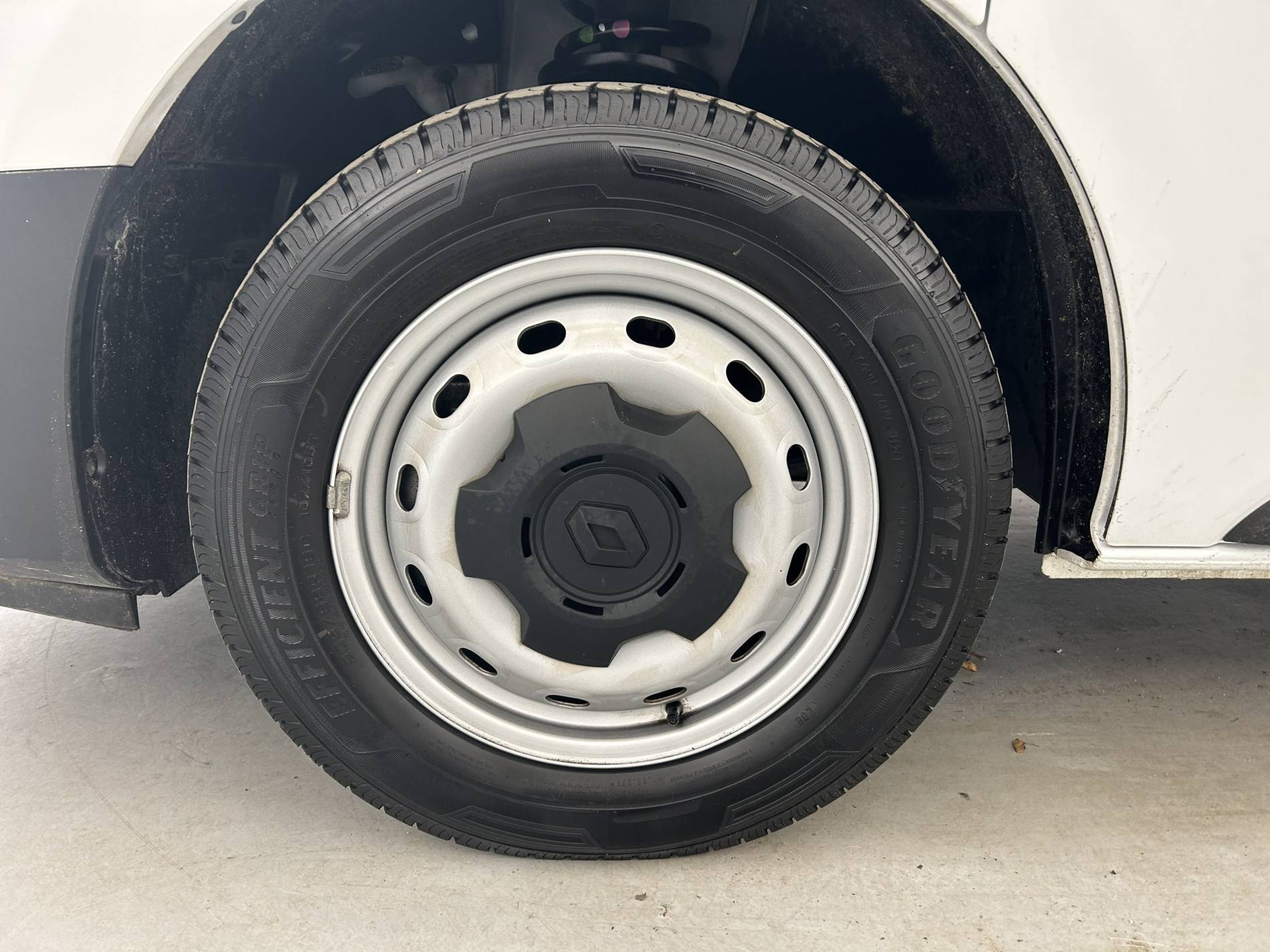 Vente en ligne Renault Trafic 3 Fourgon TRAFIC FGN L1H1 3T BLUE DCI 130 GSR2 au prix de 23 990 €