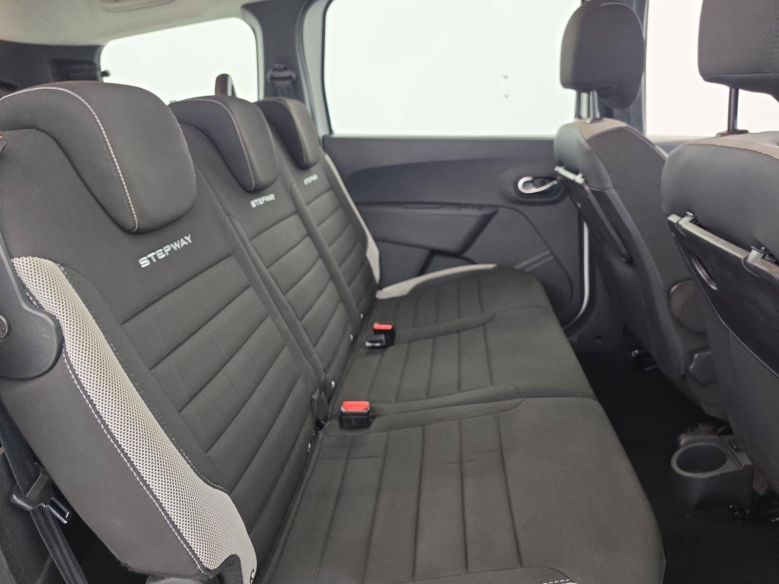 Vente en ligne Dacia Lodgy  Blue dCi 115 7 places au prix de 16 890 €