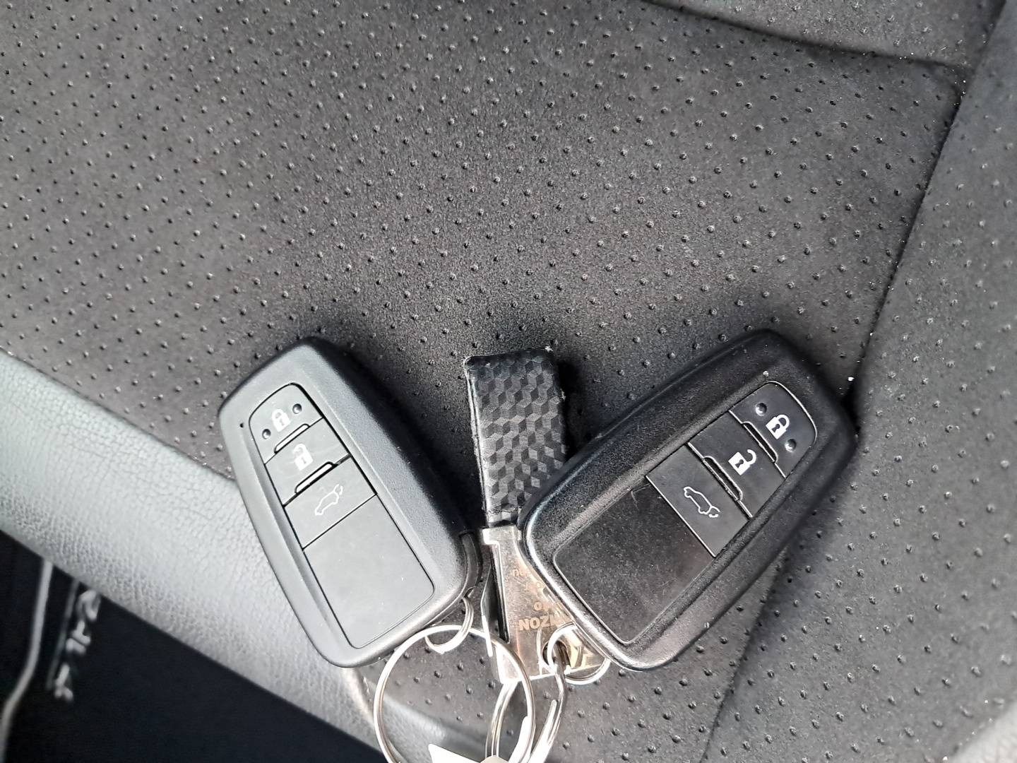 Vente en ligne Toyota RAV4 RAV4 Hybride 222 ch AWD-i au prix de 36 990 €