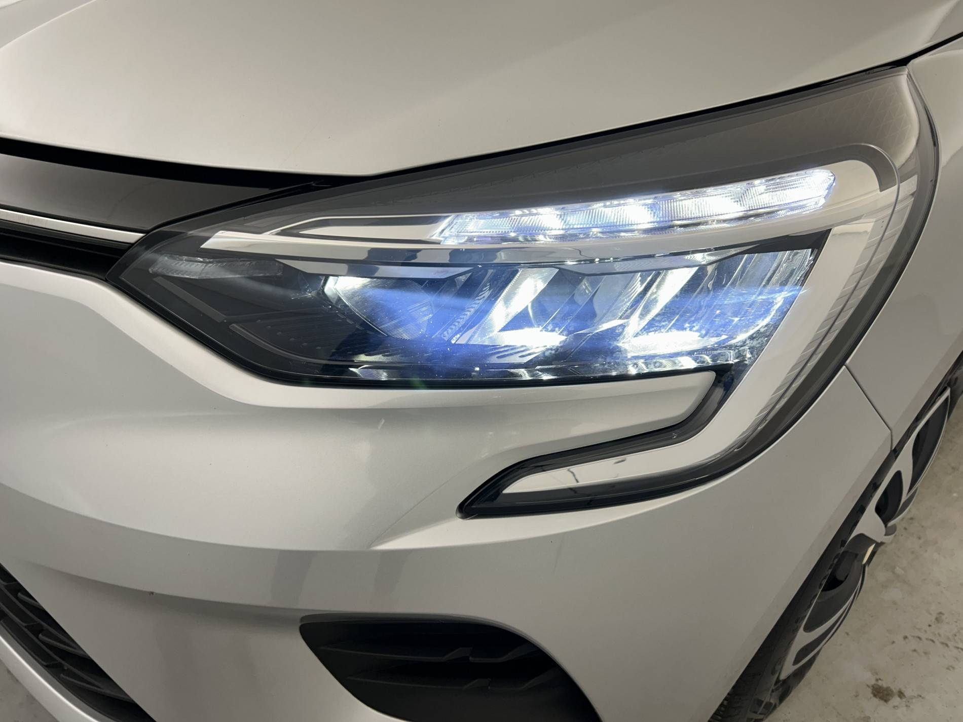 Vente en ligne Renault Clio 5 Clio TCe 90 au prix de 13 790 €