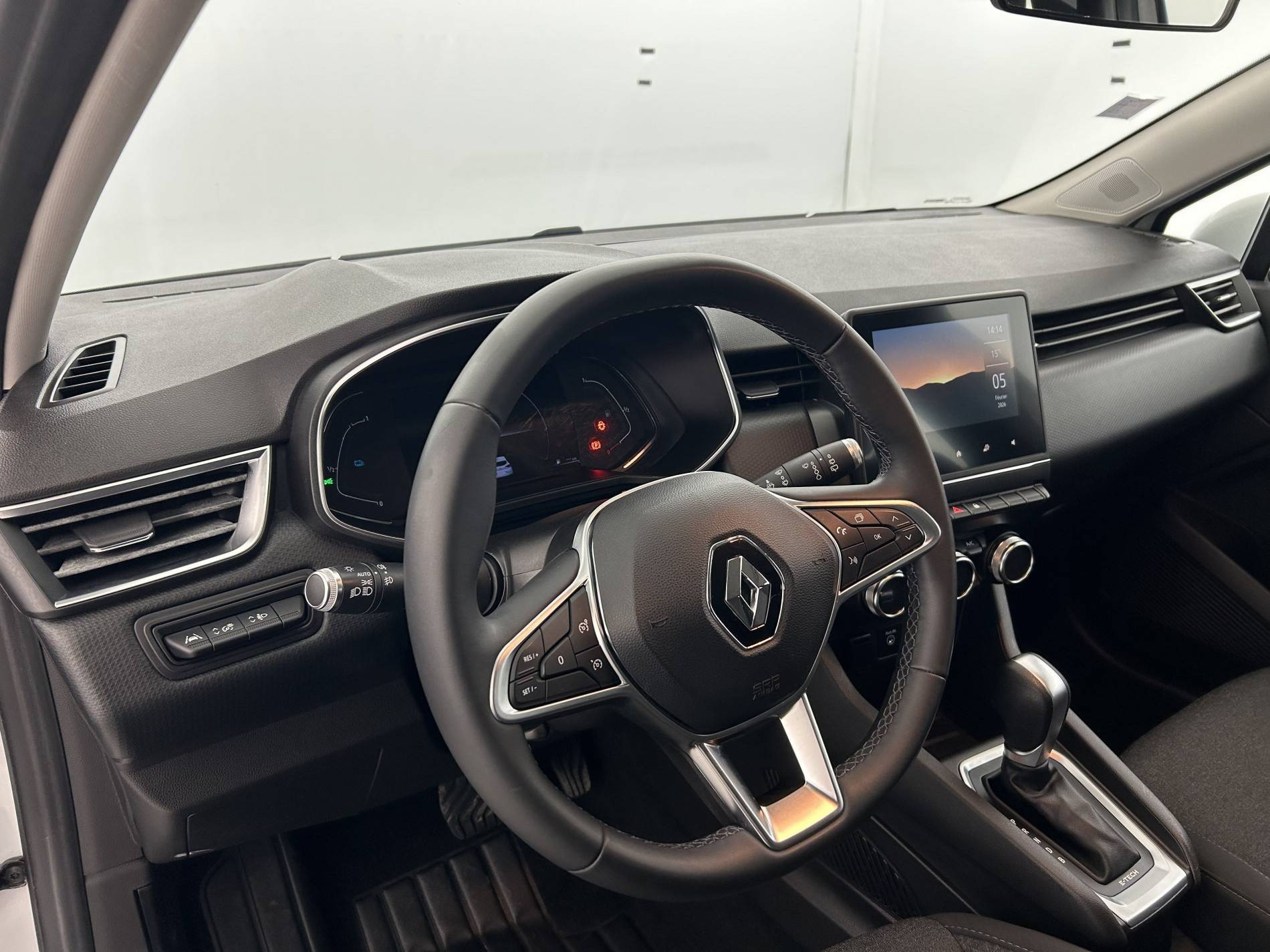 Vente en ligne Renault Clio 5 Clio E-Tech 140 au prix de 13 990 €