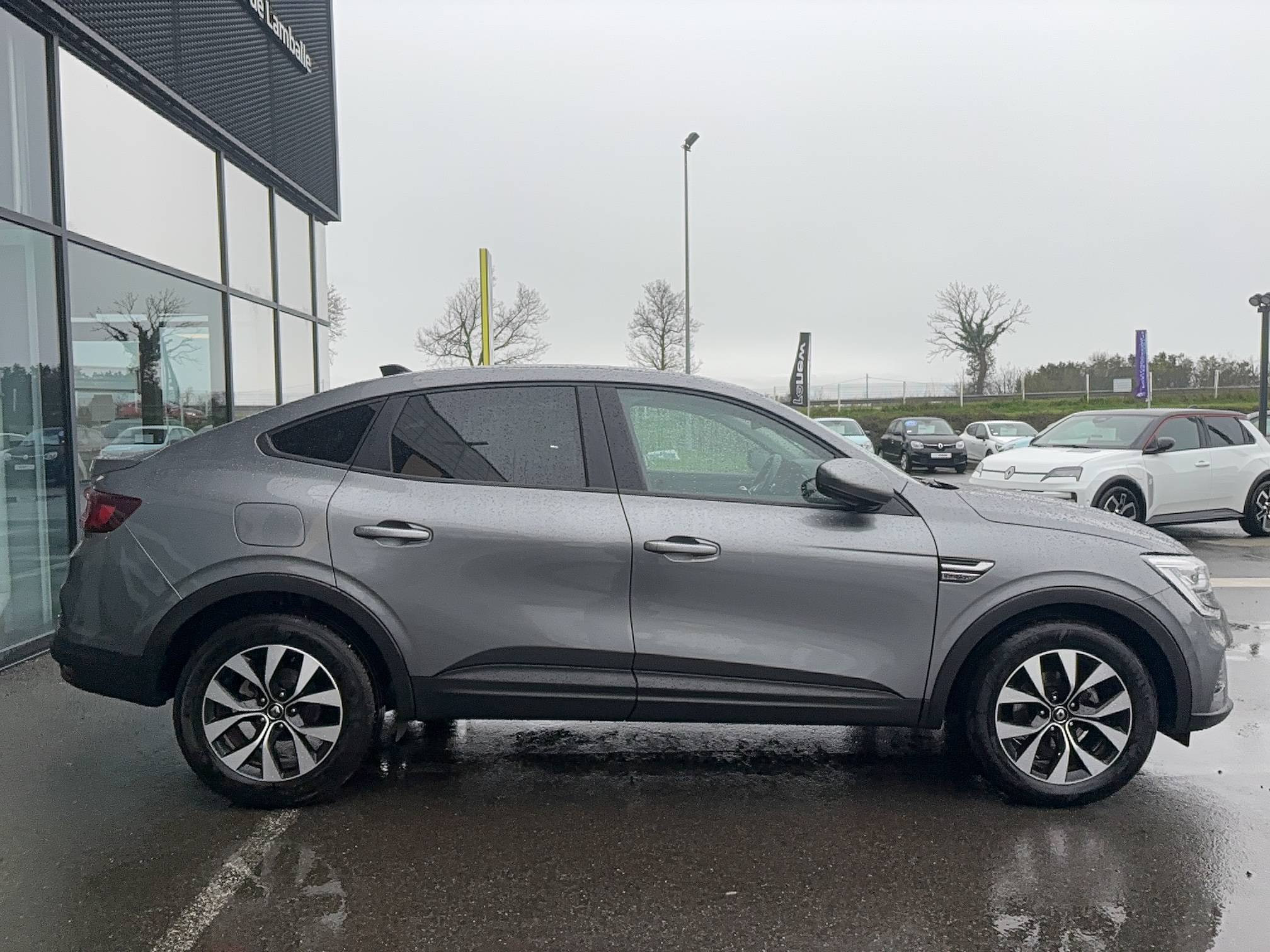 Vente en ligne Renault Arkana  mild hybrid 140 EDC FAP - 22 au prix de 18 990 €