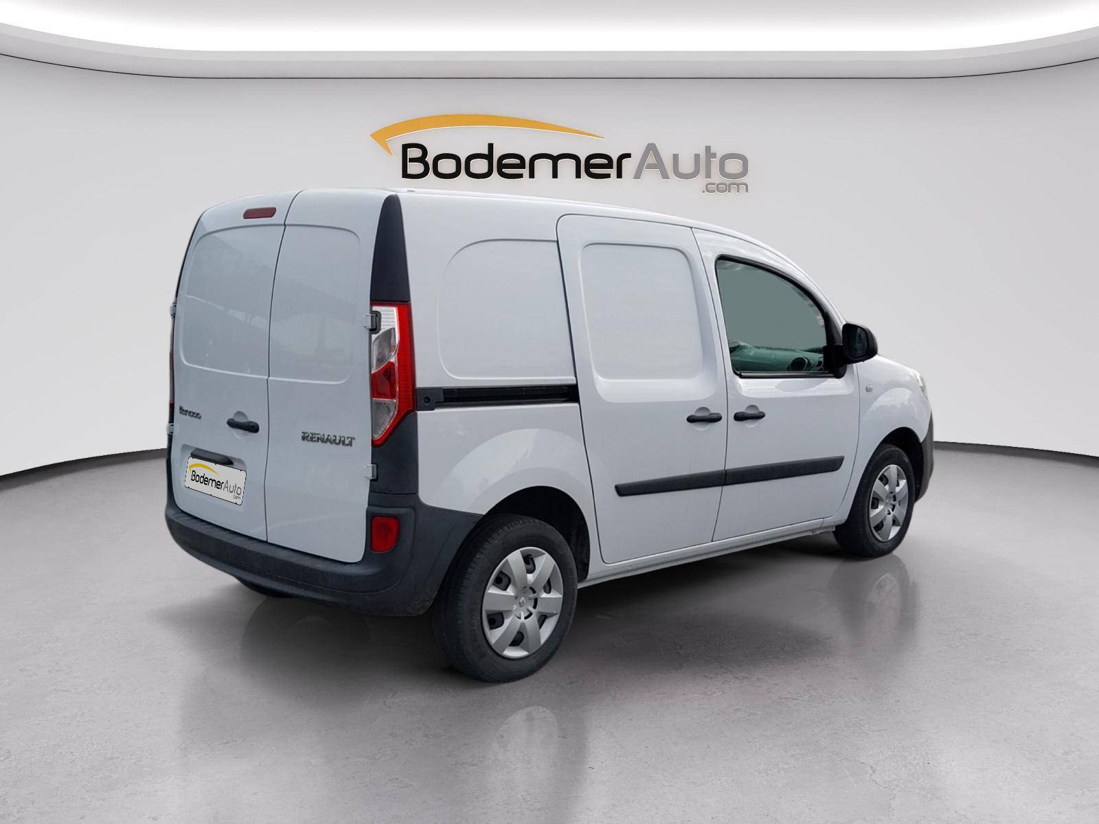 Vente en ligne Renault Kangoo Express  BLUE DCI 95 au prix de 11 990 €