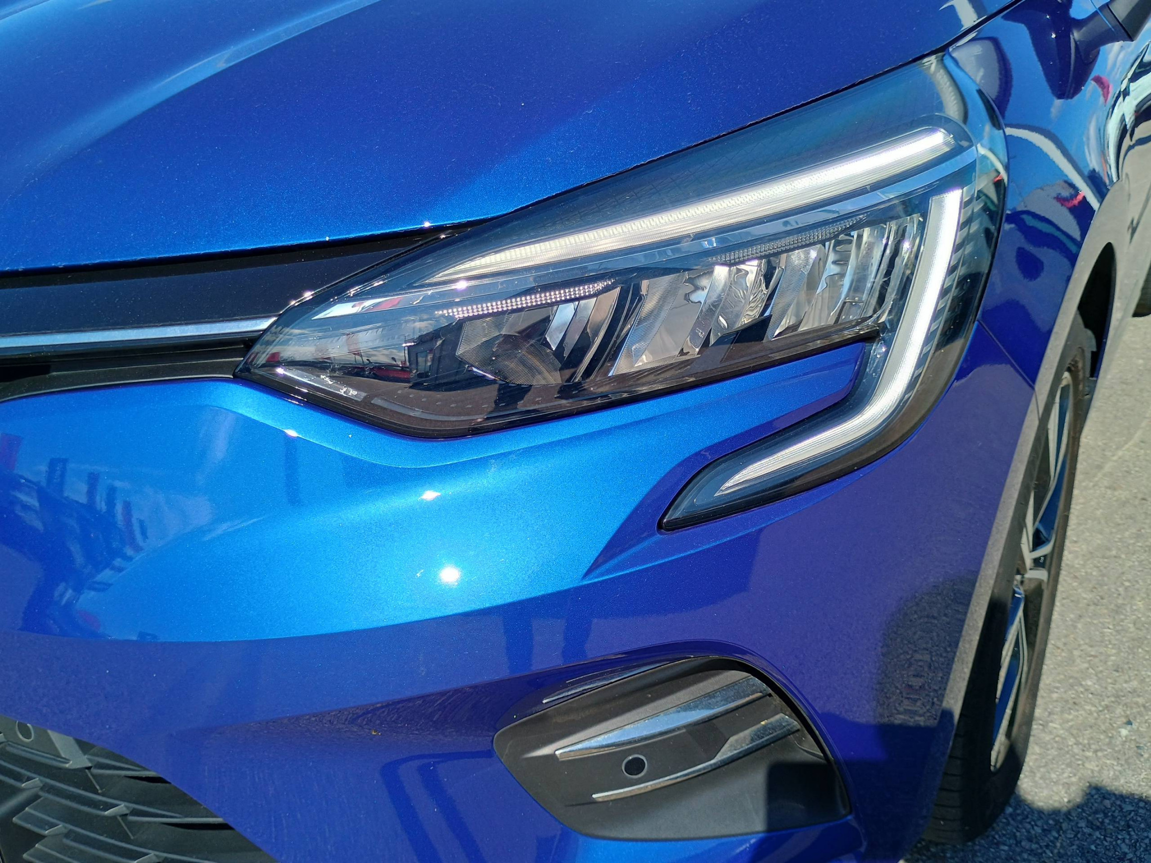 Vente en ligne Renault Clio 5 Clio E-Tech full hybrid 145 au prix de 15 890 €