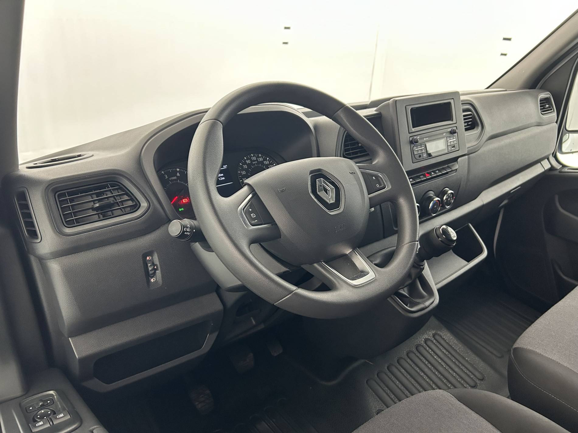 Vente en ligne Renault Master Fourgon MASTER FGN TRAC F3500 L2H2 BLUE DCI 135 au prix de 24 490 €