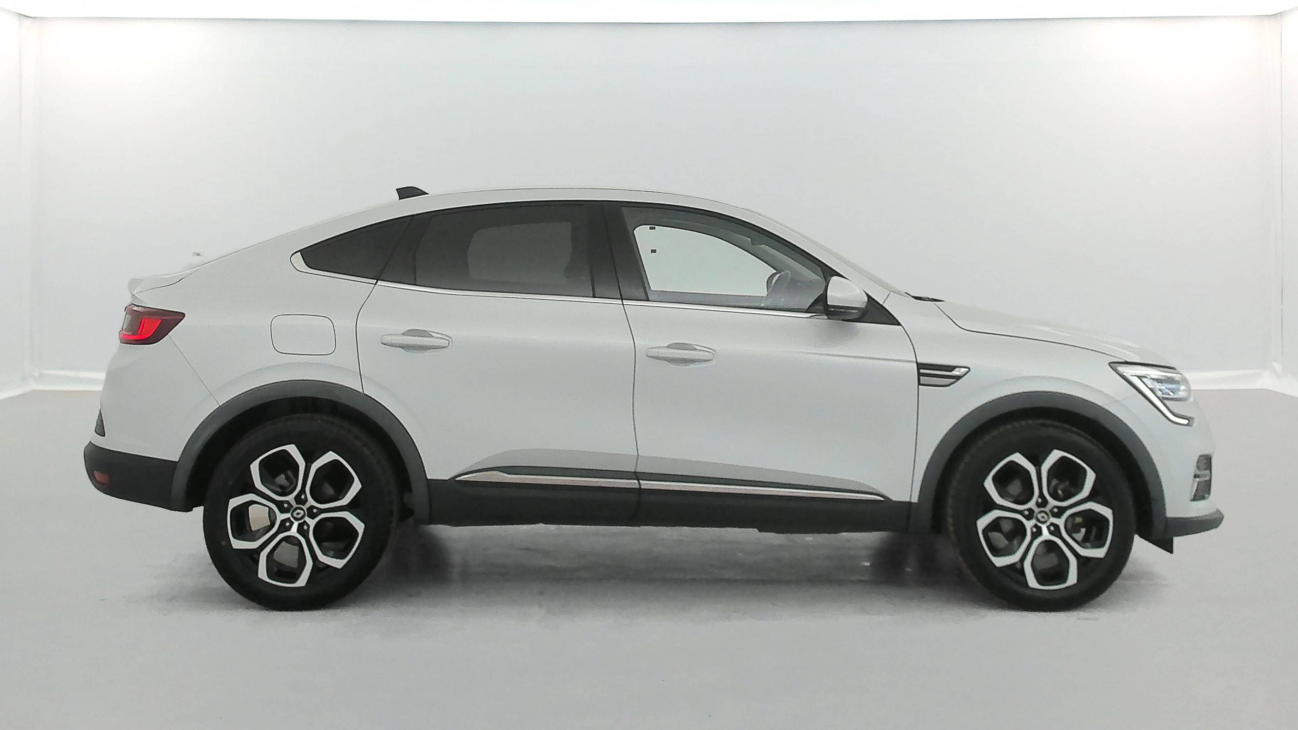 Vente en ligne Renault Arkana  E-Tech 145 - 21B au prix de 16 890 €