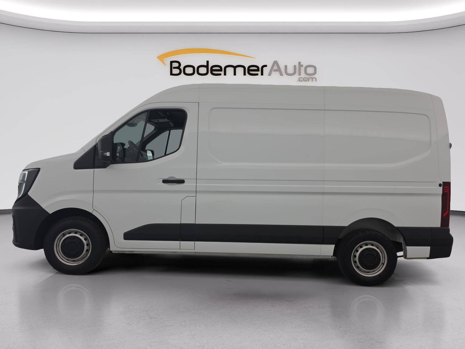 Vente en ligne Renault Master Fourgon MASTER FG BLUE DCI 130 L2H2 3T5 TR au prix de 28 490 €
