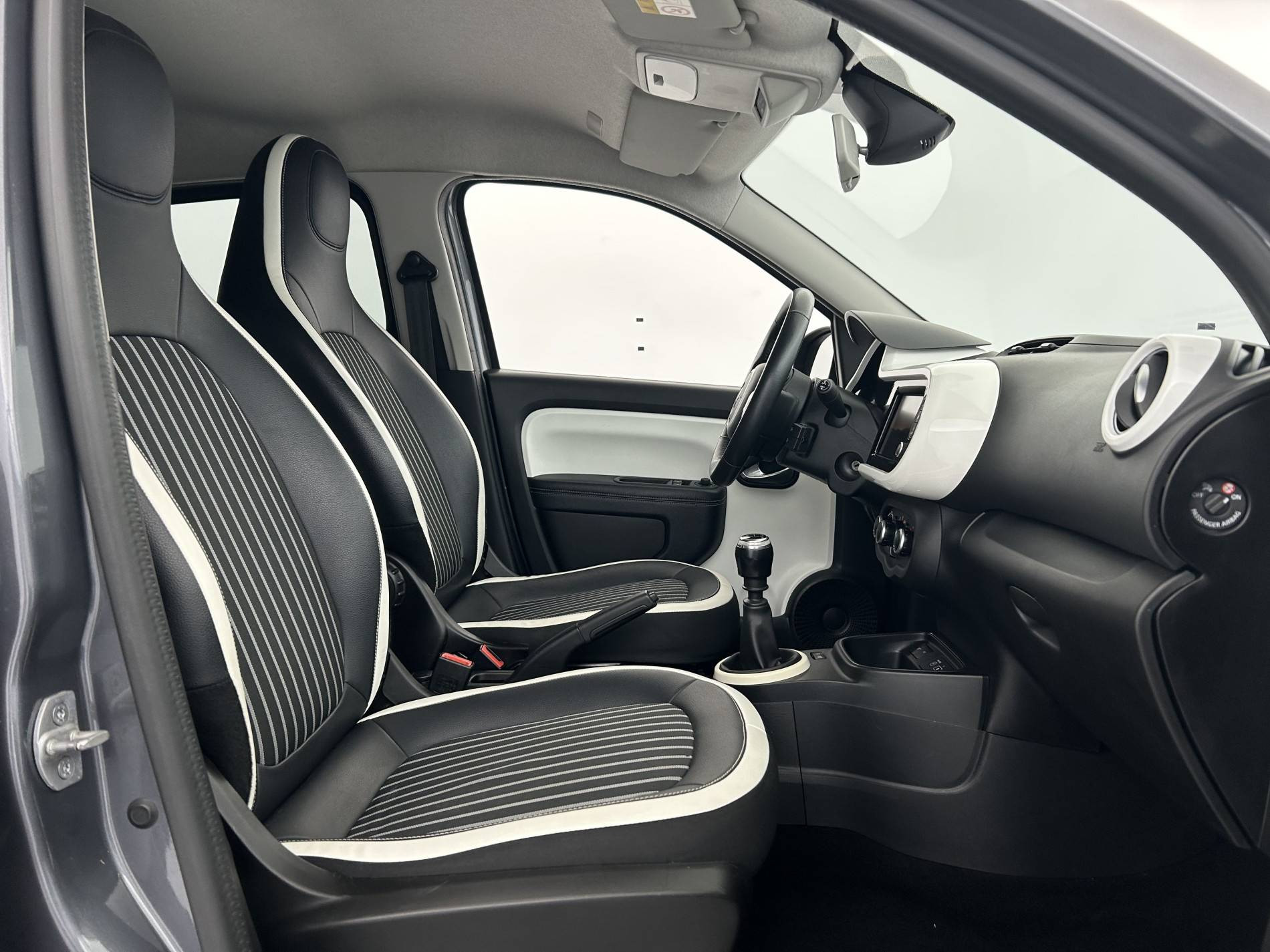 Vente en ligne Renault Twingo 3  TCe 95 au prix de 11 790 €