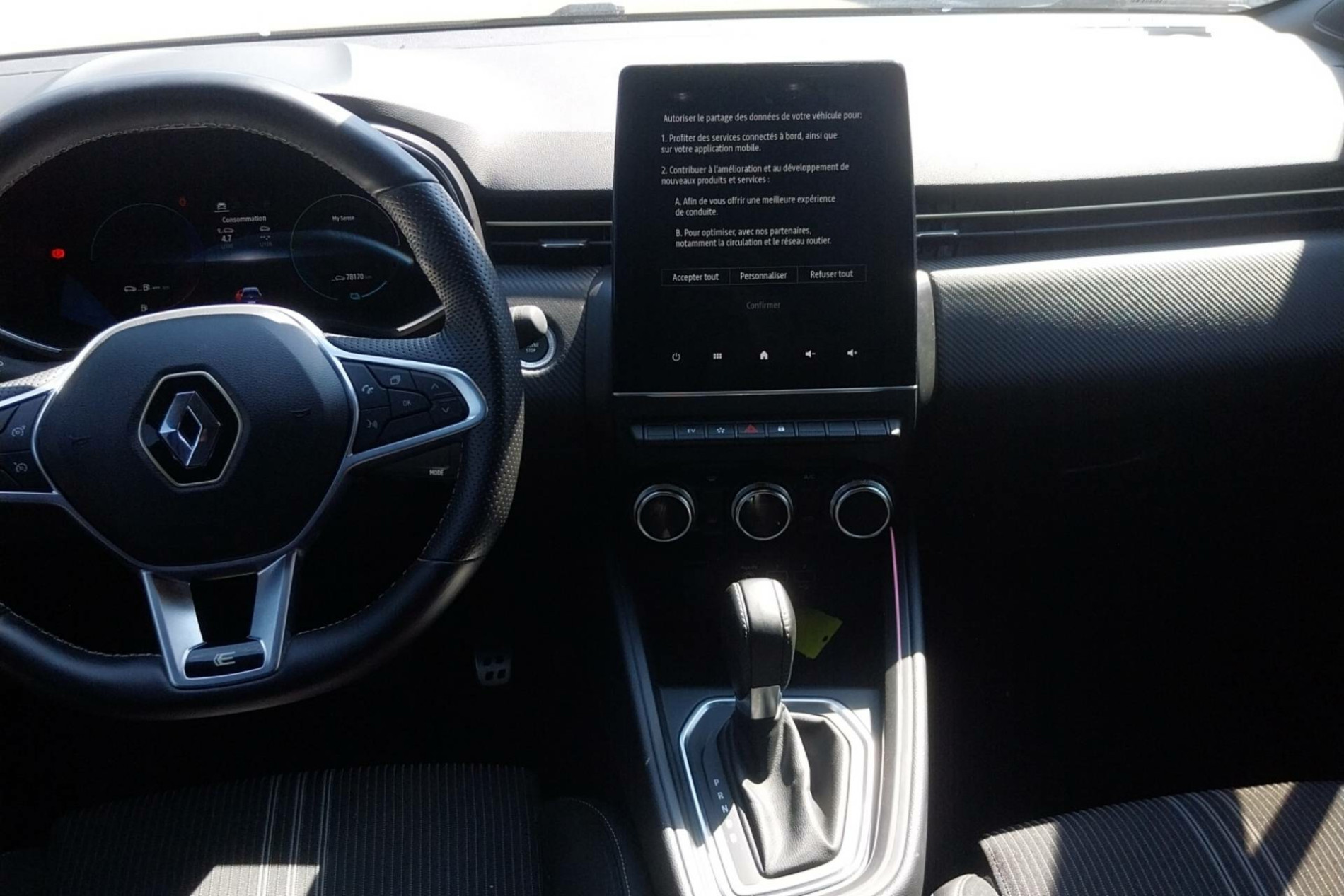Vente en ligne Renault Clio 5 Clio E-Tech full hybrid 145 au prix de 16 990 €