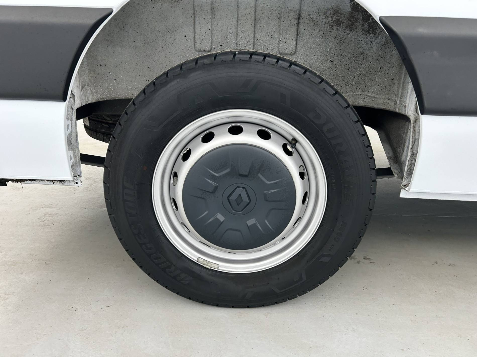 Vente en ligne Renault Master Fourgon MASTER FGN TRAC F3500 L2H2 BLUE DCI 135 au prix de 26 990 €