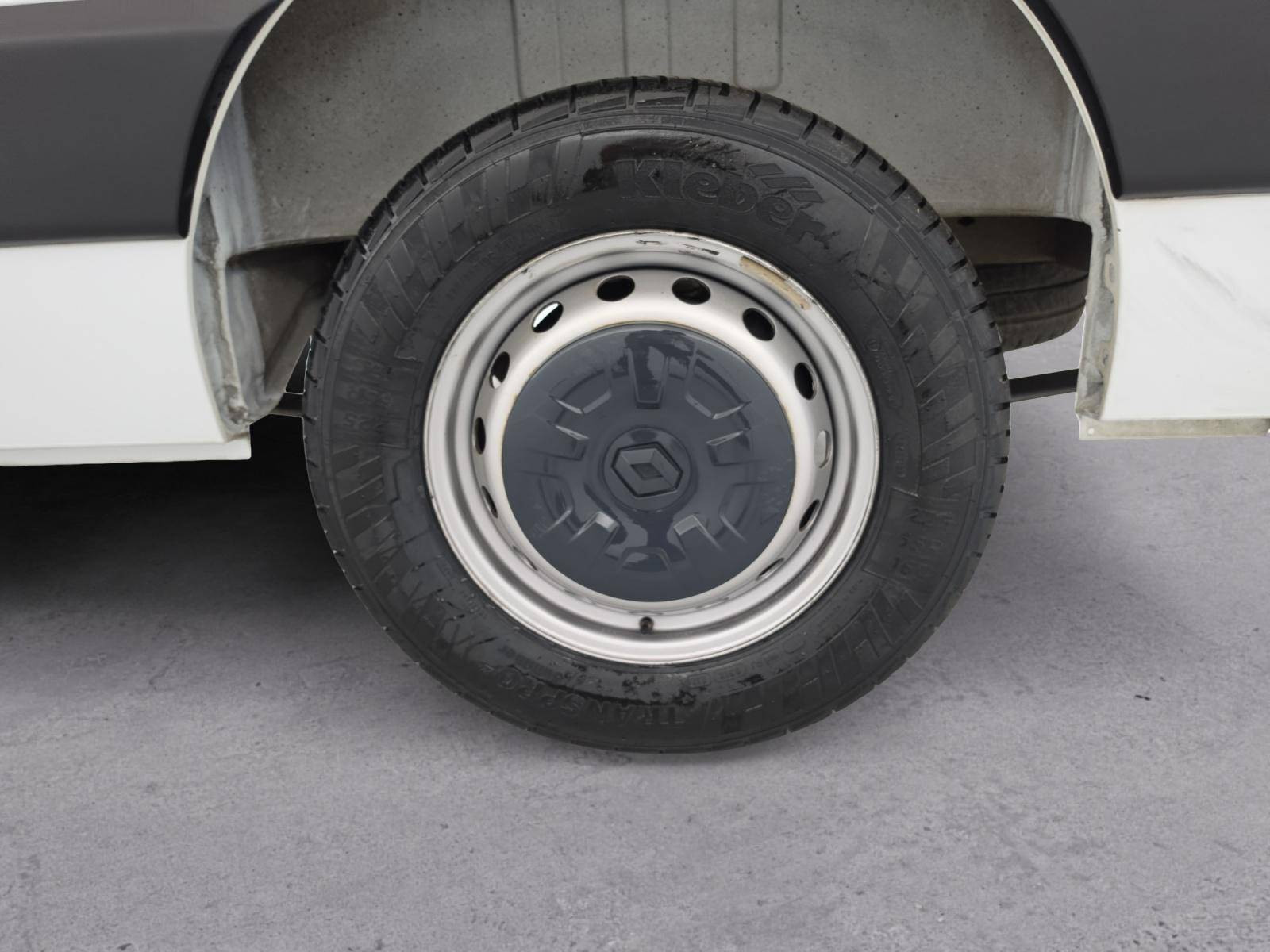 Vente en ligne Renault Master Fourgon MASTER FGN TRAC F3500 L2H2 BLUE DCI 135 au prix de 20 980 €
