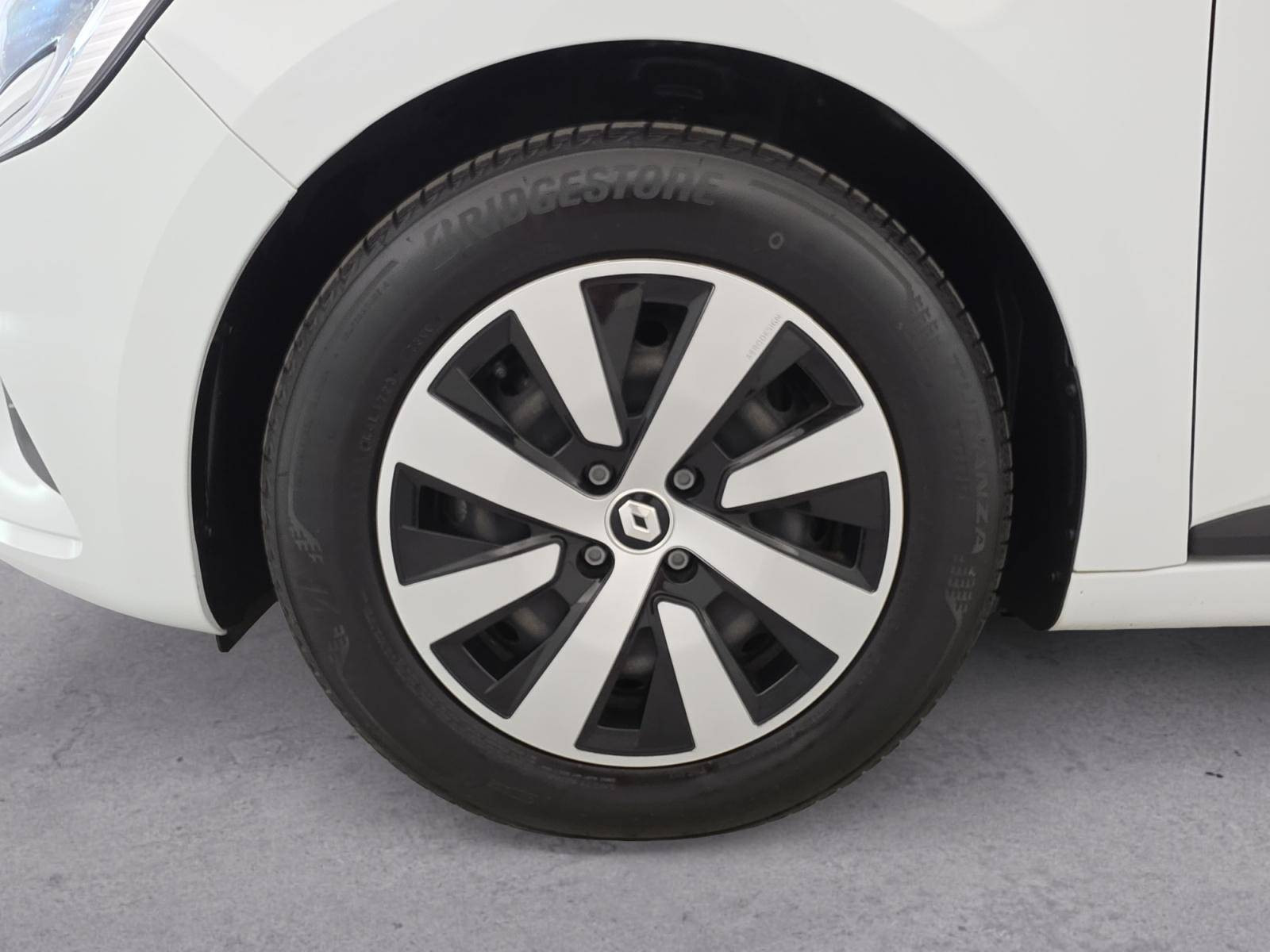 Vente en ligne Renault Clio 5 Clio E-Tech full hybrid 145 au prix de 17 350 €