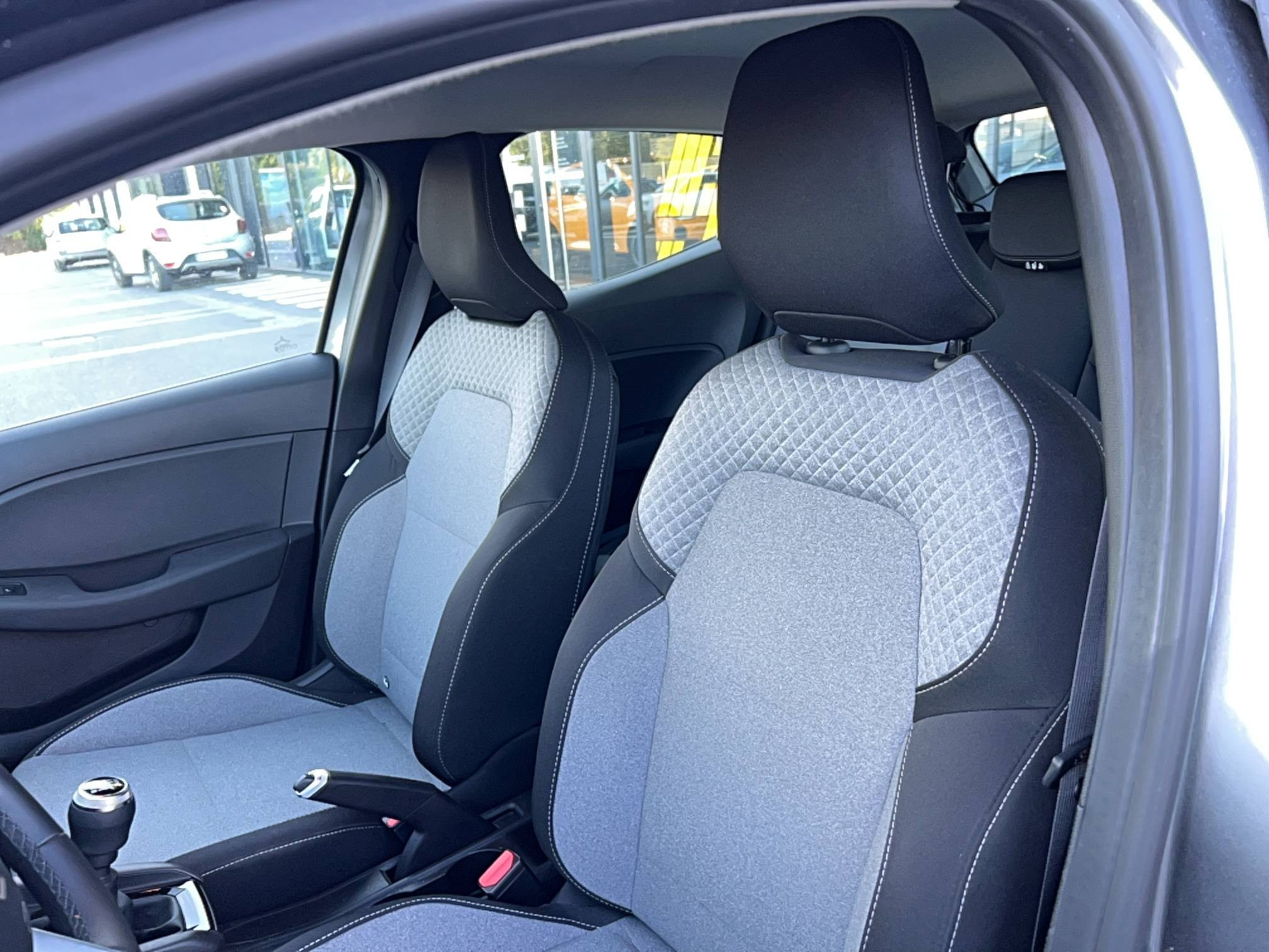 Vente en ligne Renault Clio 5 Clio TCe 90 au prix de 13 990 €