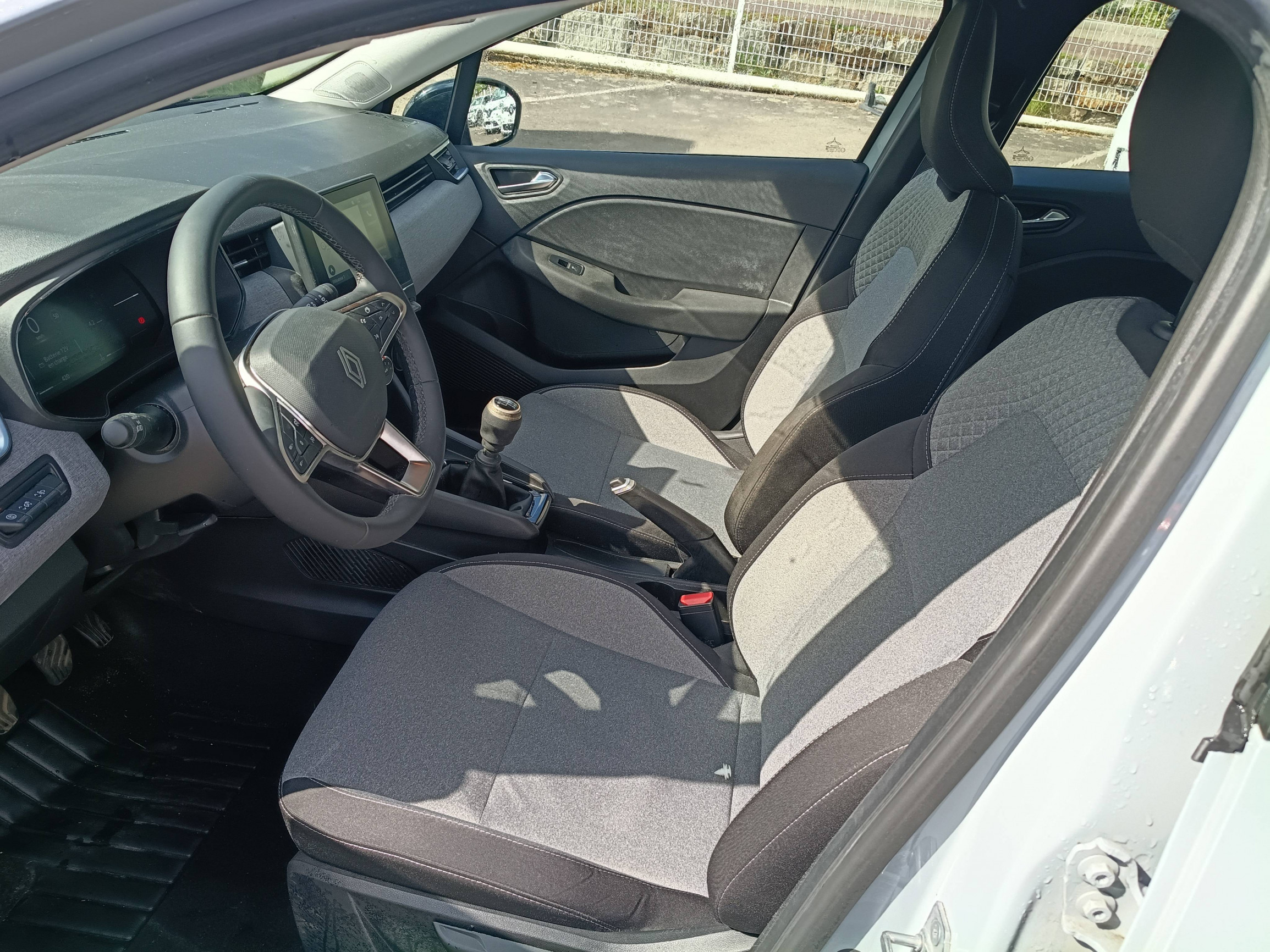 Vente en ligne Renault Clio 5 Clio Blue dCi 100 ch GSR2 au prix de 16 490 €