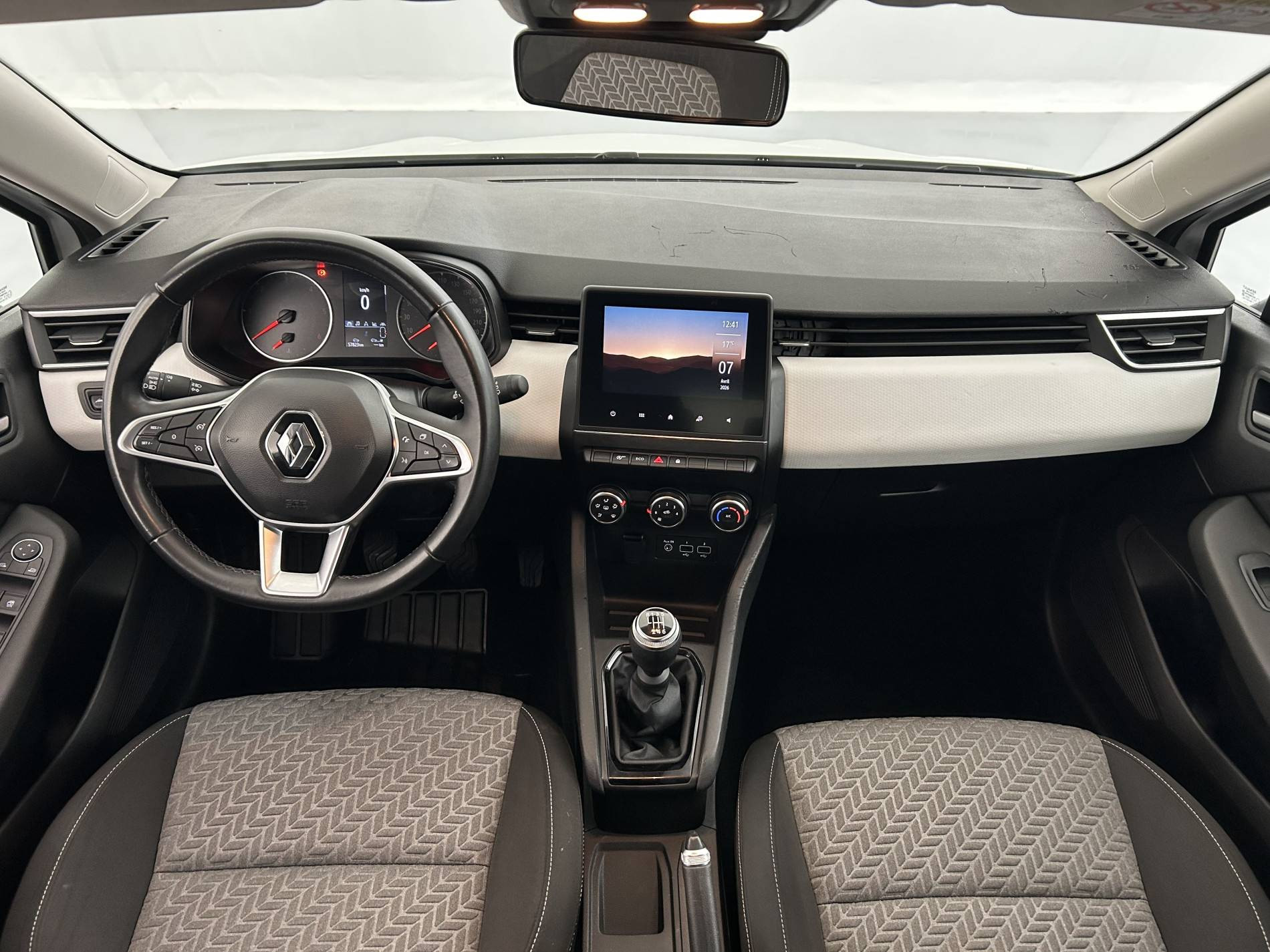 Vente en ligne Renault Clio 5 CLIO SOCIETE BLUE DCI 100 au prix de 14 990 €