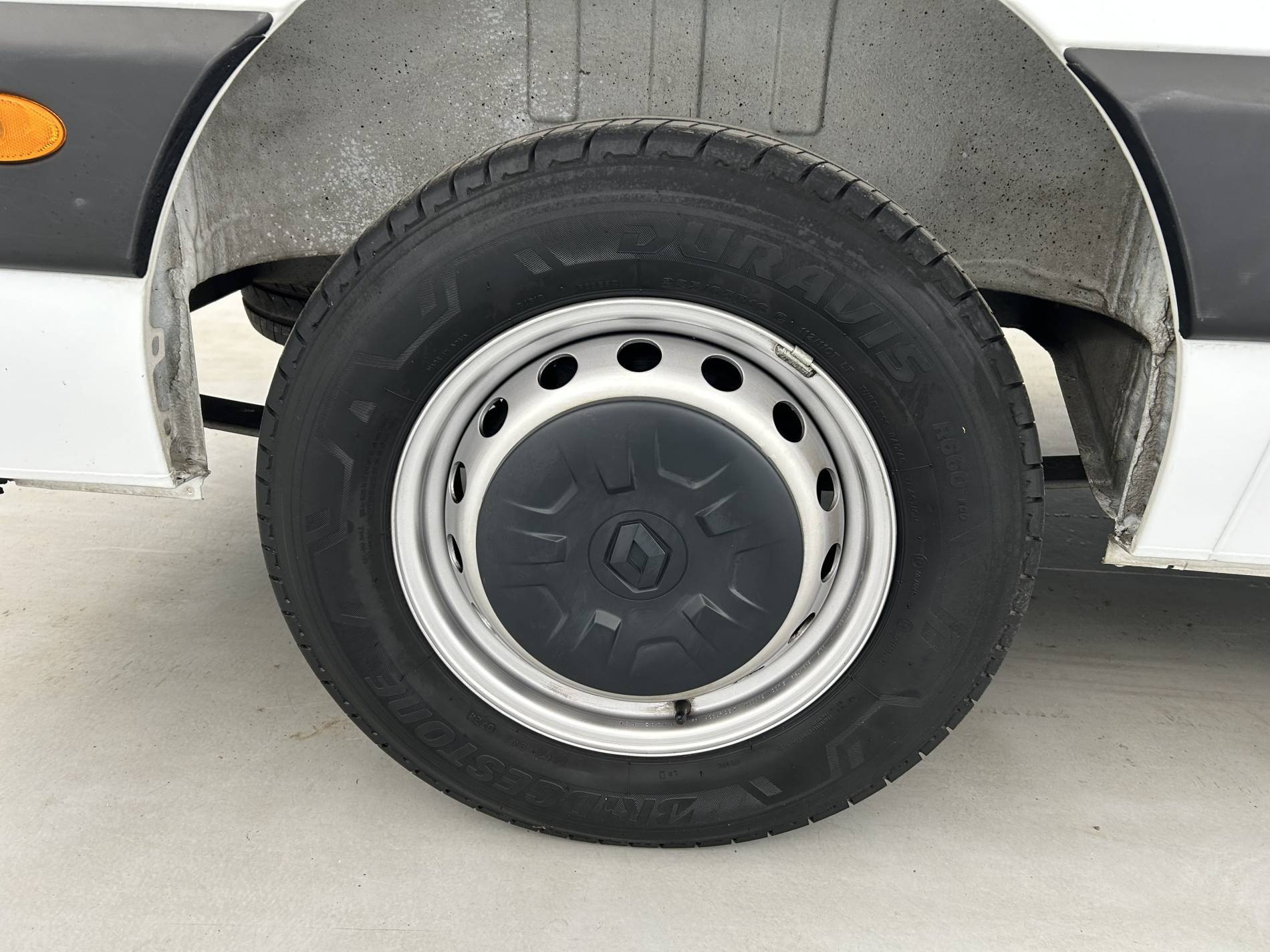 Vente en ligne Renault Master Fourgon MASTER FGN TRAC F3500 L3H3 BLUE DCI 135 au prix de 29 400 €