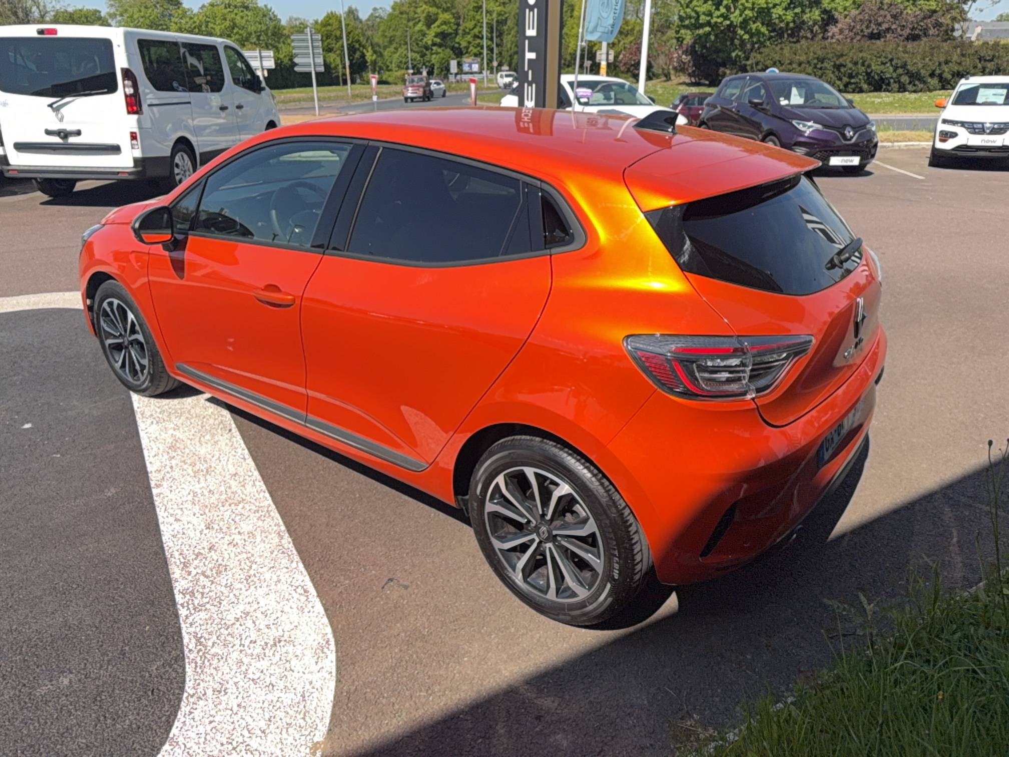 Vente en ligne Renault Clio 5 Clio TCe 90 au prix de 15 990 €