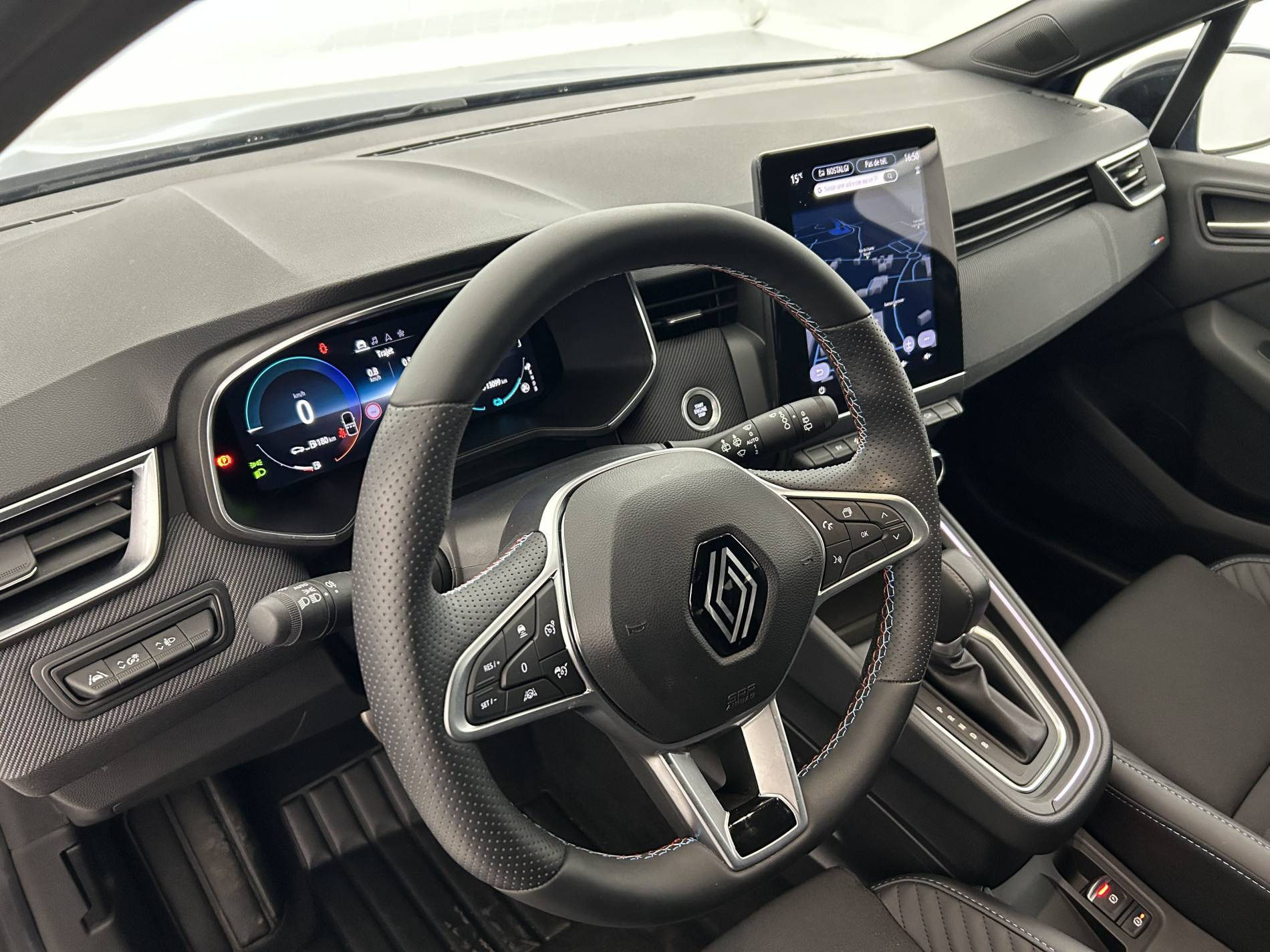 Vente en ligne Renault Clio 5 Clio E-Tech full hybrid 145 au prix de 21 990 €