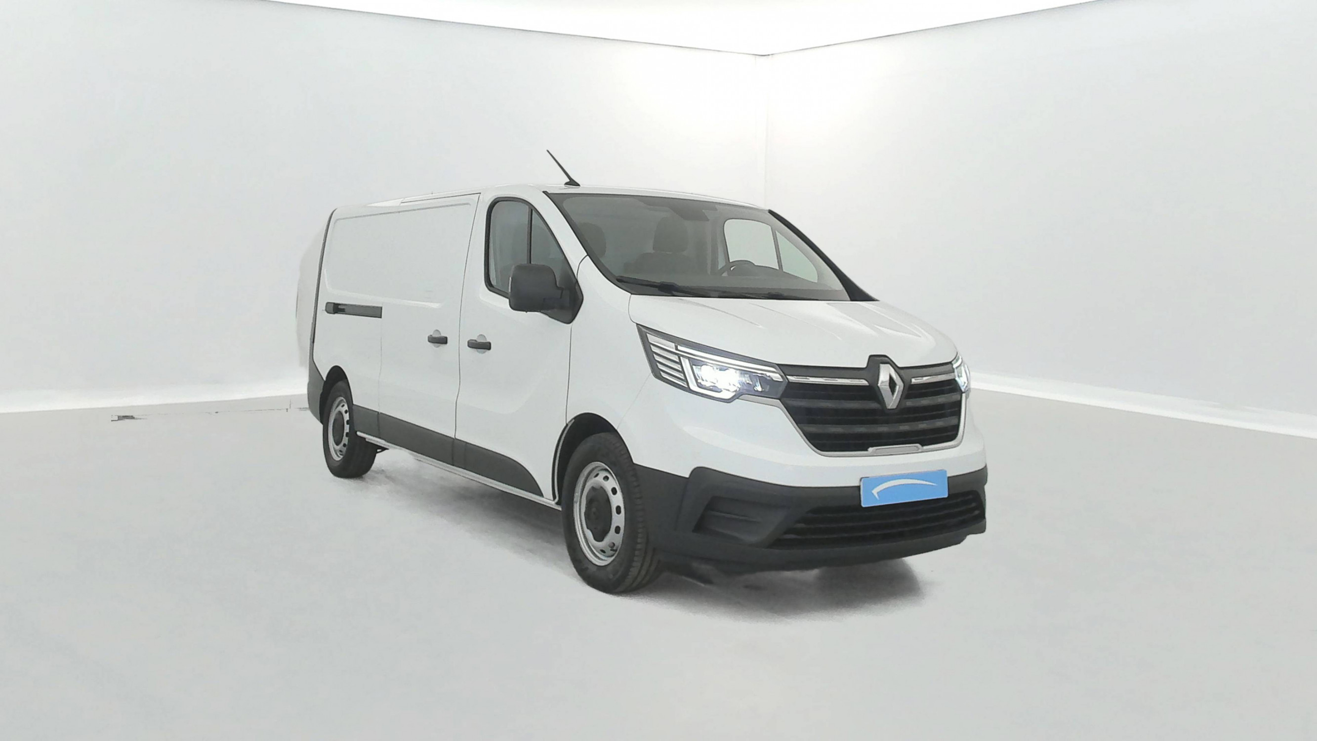 Vente en ligne Renault Trafic 3 Fourgon TRAFIC FGN L2H1 3000 KG BLUE DCI 130 au prix de 25 000 €