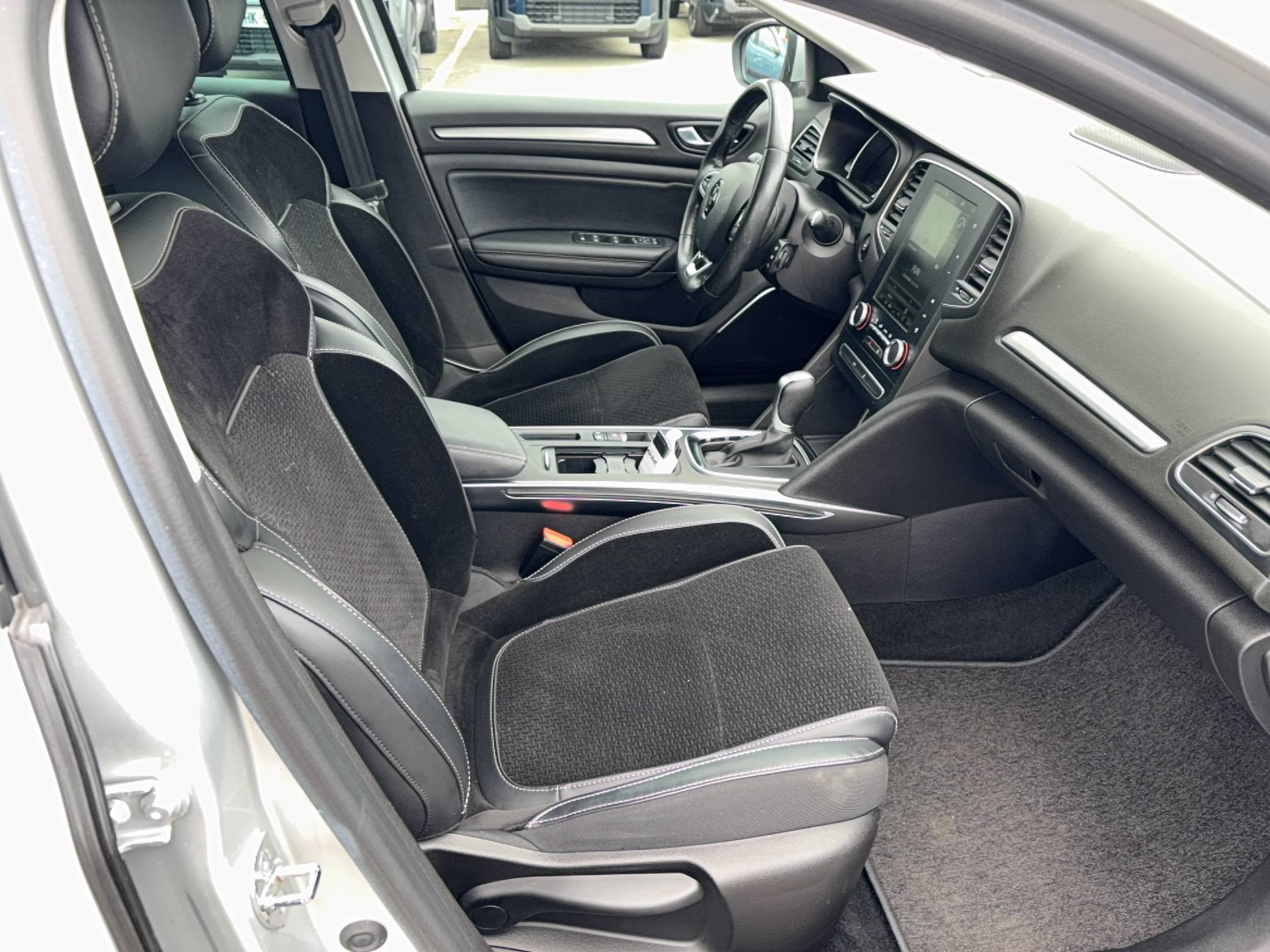 Vente en ligne Renault Megane 4 Mégane IV Berline Blue dCi 115 EDC au prix de 14 490 €