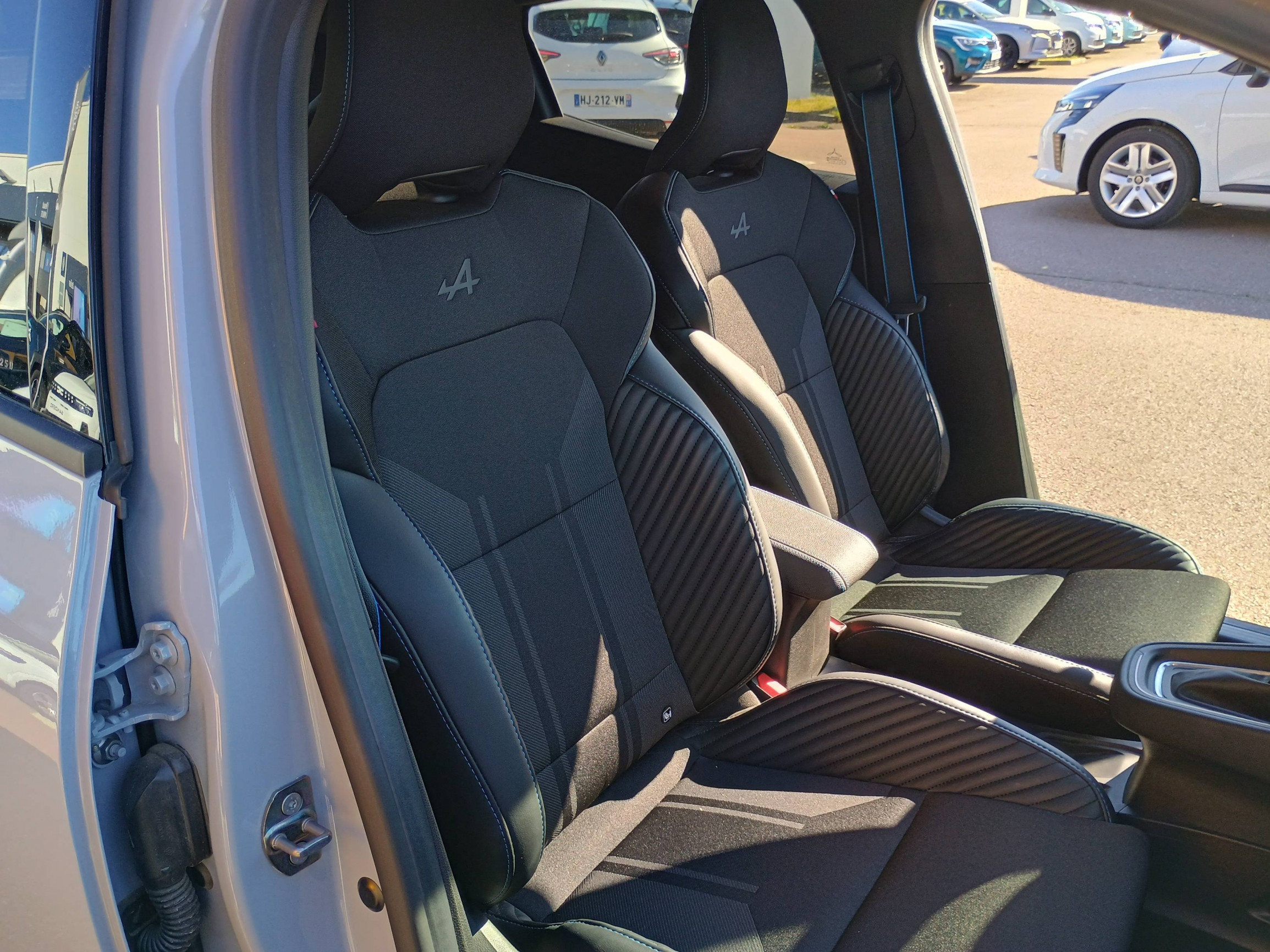 Vente en ligne Renault Clio 5 Clio E-Tech full hybrid 145 ch GSR2 au prix de 22 374 €