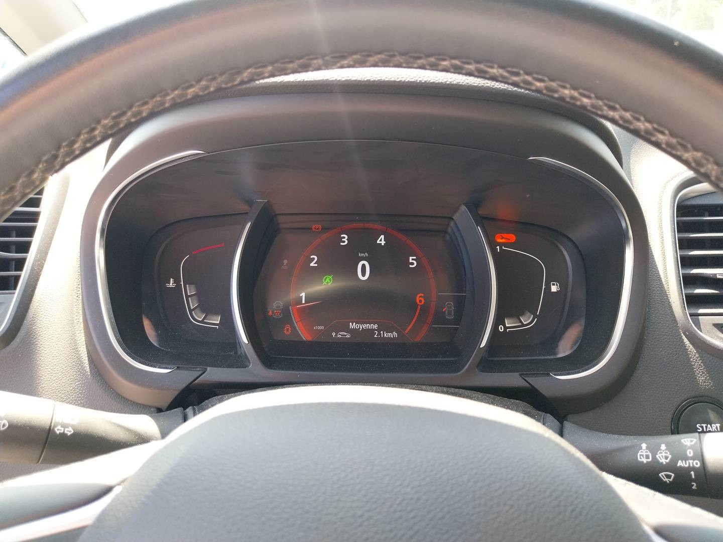Vente en ligne Renault Grand Scenic 4 Grand Scenic TCe 140 au prix de 19 590 €