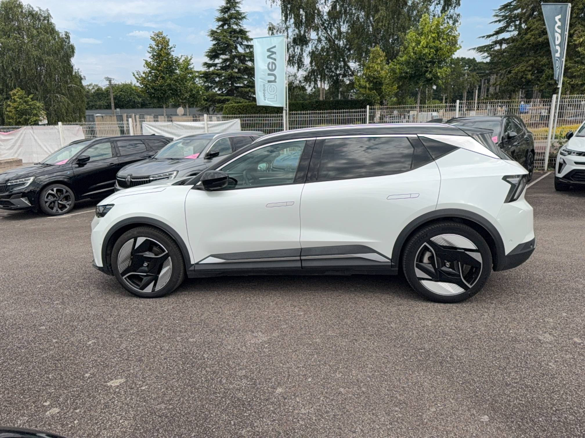 Vente en ligne Renault Scenic E-Tech Scenic E-Tech électrique 220 ch grande autonomie au prix de 38 990 €
