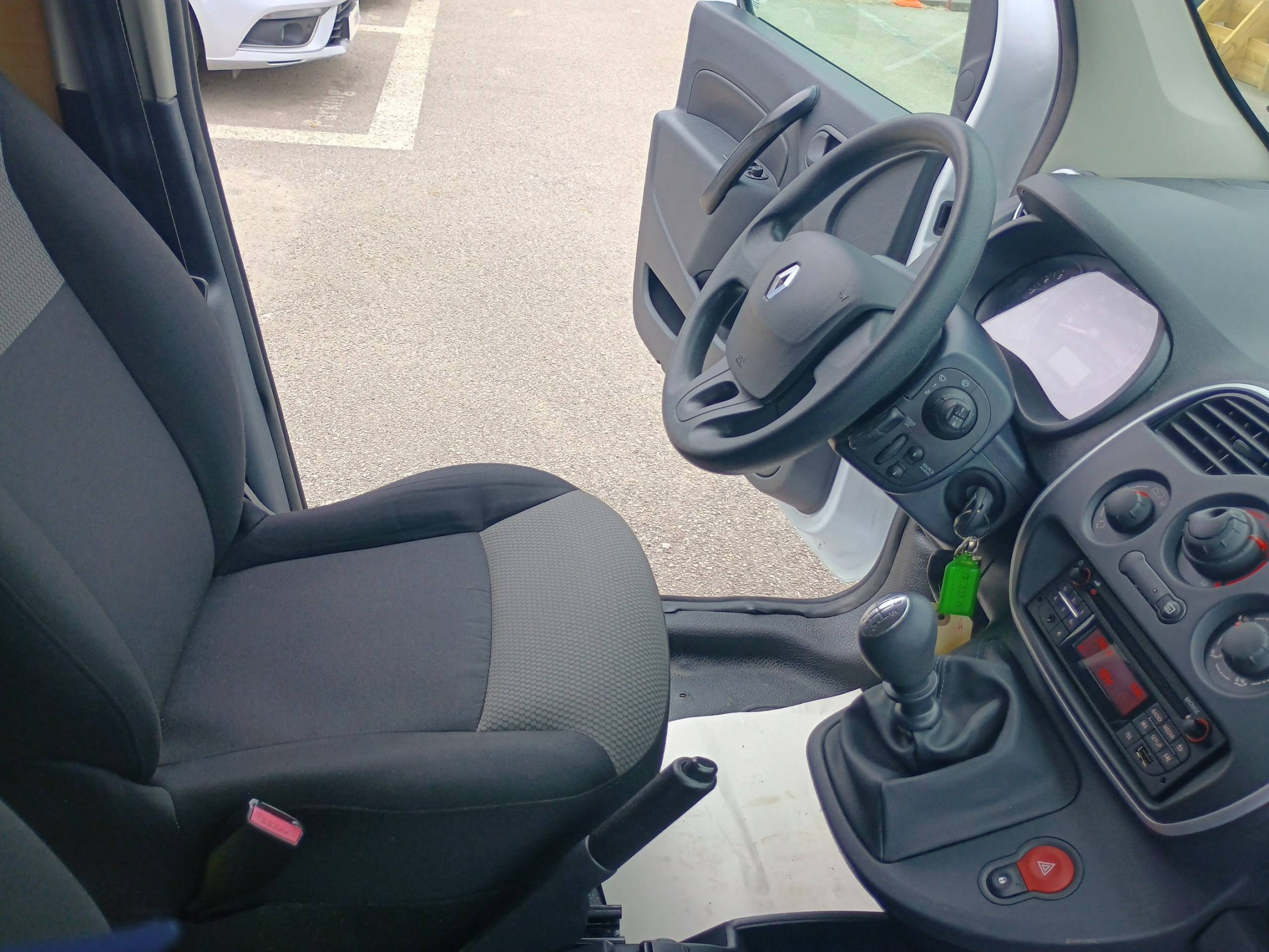 Vente en ligne Renault Kangoo Express  BLUE DCI 80 au prix de 12 290 €