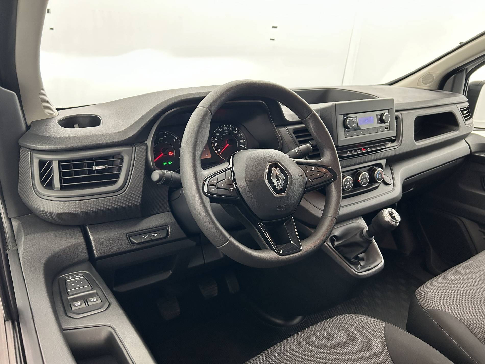Vente en ligne Renault Trafic 3 Fourgon TRAFIC FGN L2H1 3000 KG BLUE DCI 130 au prix de 24 590 €