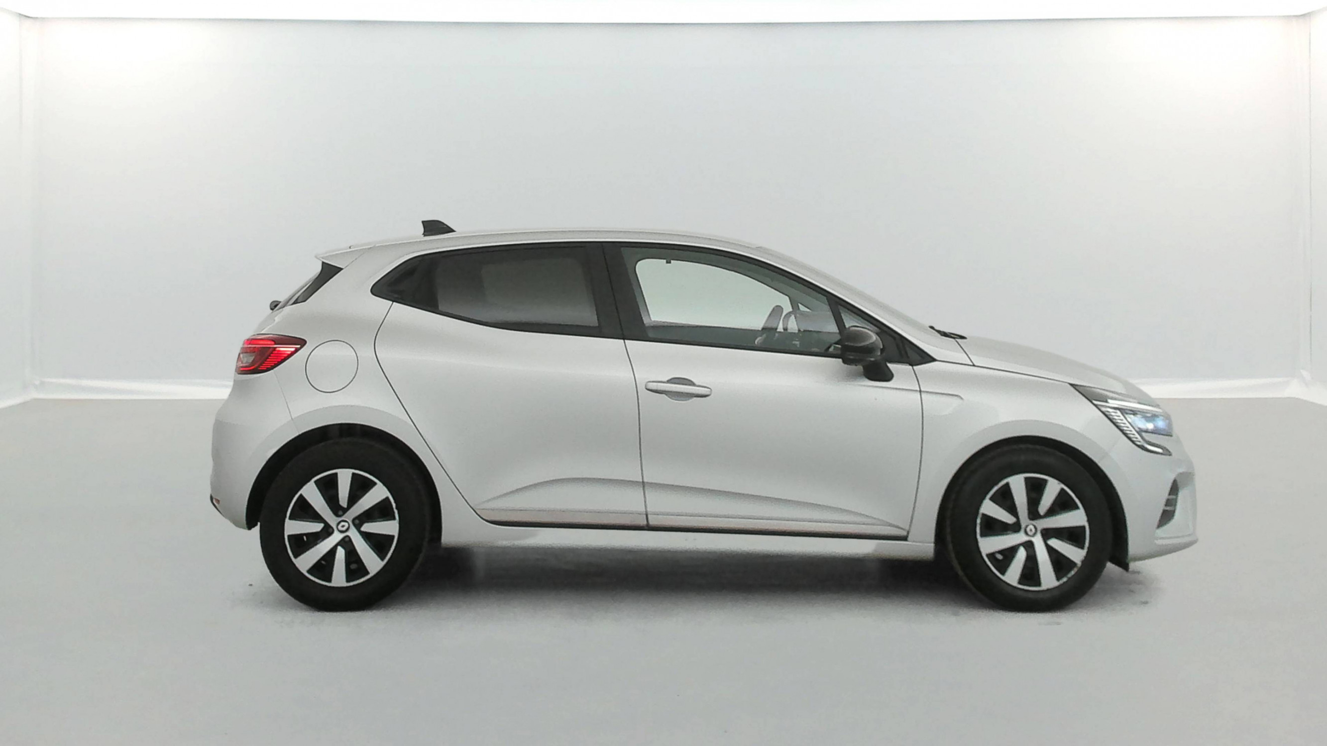 Vente en ligne Renault Clio 5 Clio TCe 90 au prix de 13 690 €