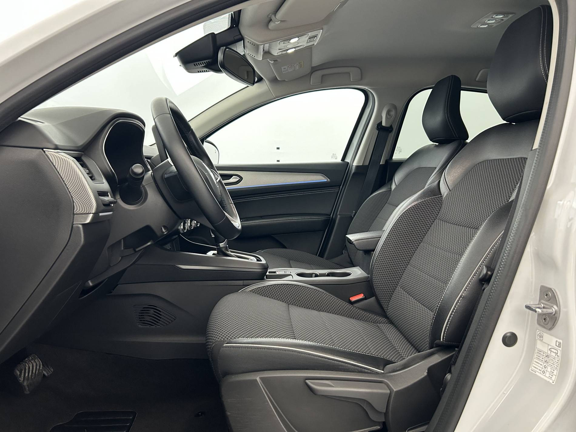 Vente en ligne Renault Arkana  E-Tech hybride 145 - 22 au prix de 21 790 €
