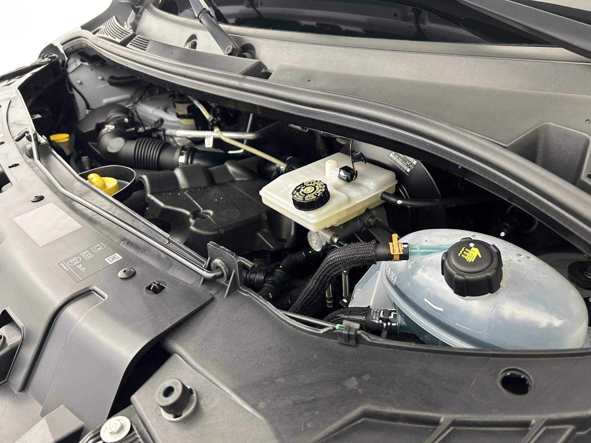 Vente en ligne Renault Master Fourgon MASTER FGN TRAC F3500 L2H2 BLUE DCI 135 au prix de 26 990 €