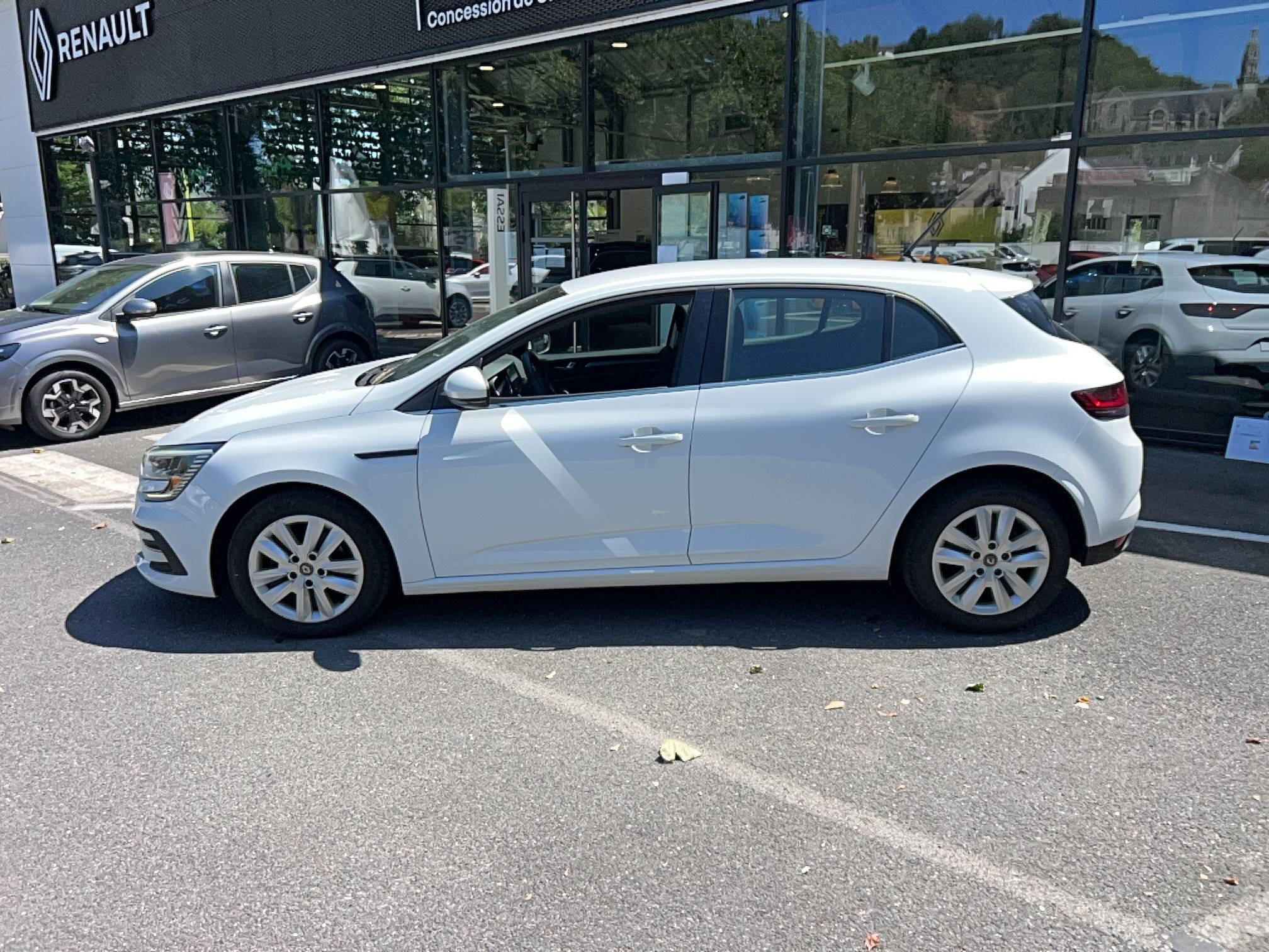 Vente en ligne Renault Megane 4 Mégane IV Berline Blue dCi 115 au prix de 14 290 €
