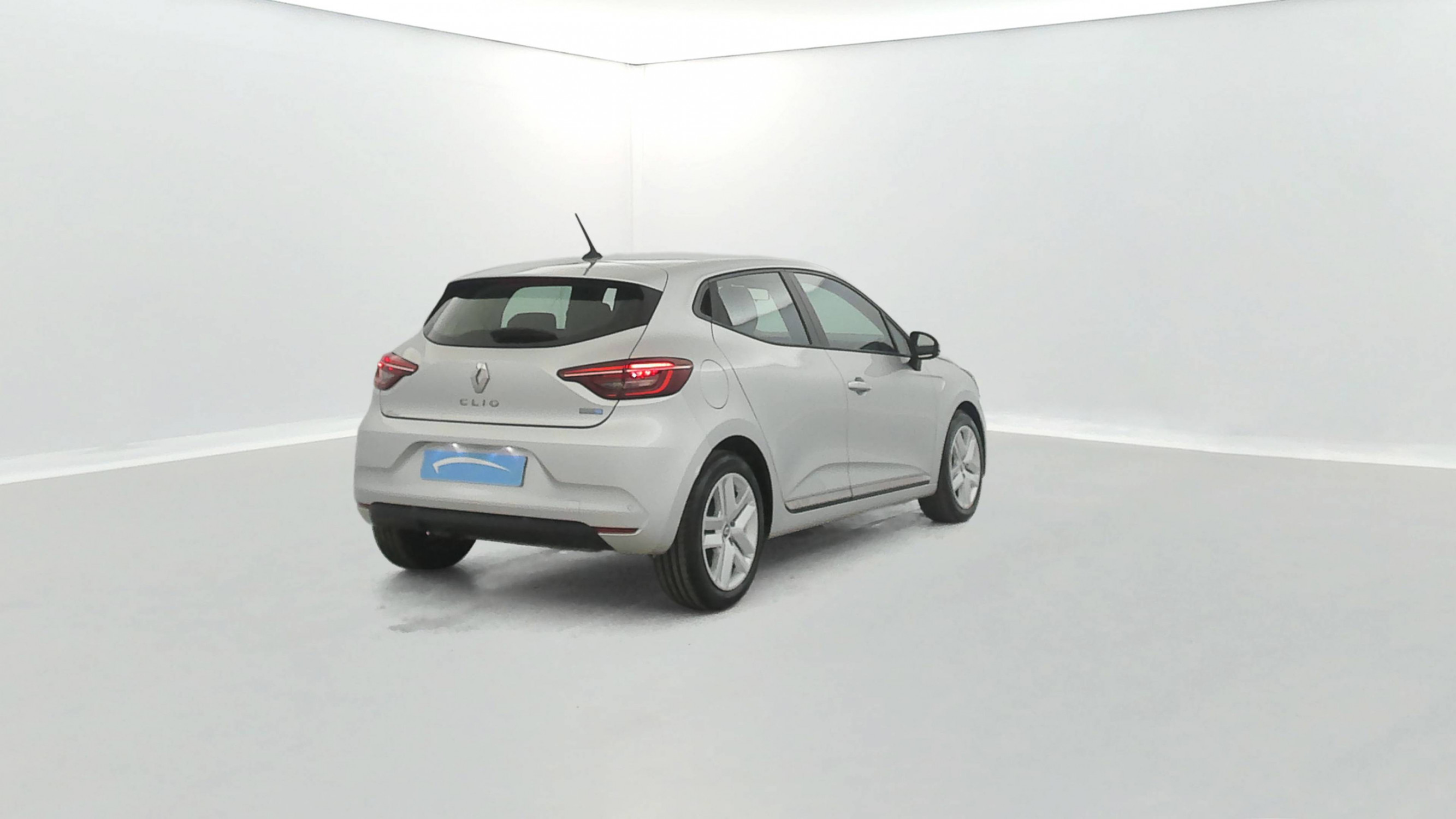Vente en ligne Renault Clio 5 Clio E-Tech 140 - 21N au prix de 15 990 €