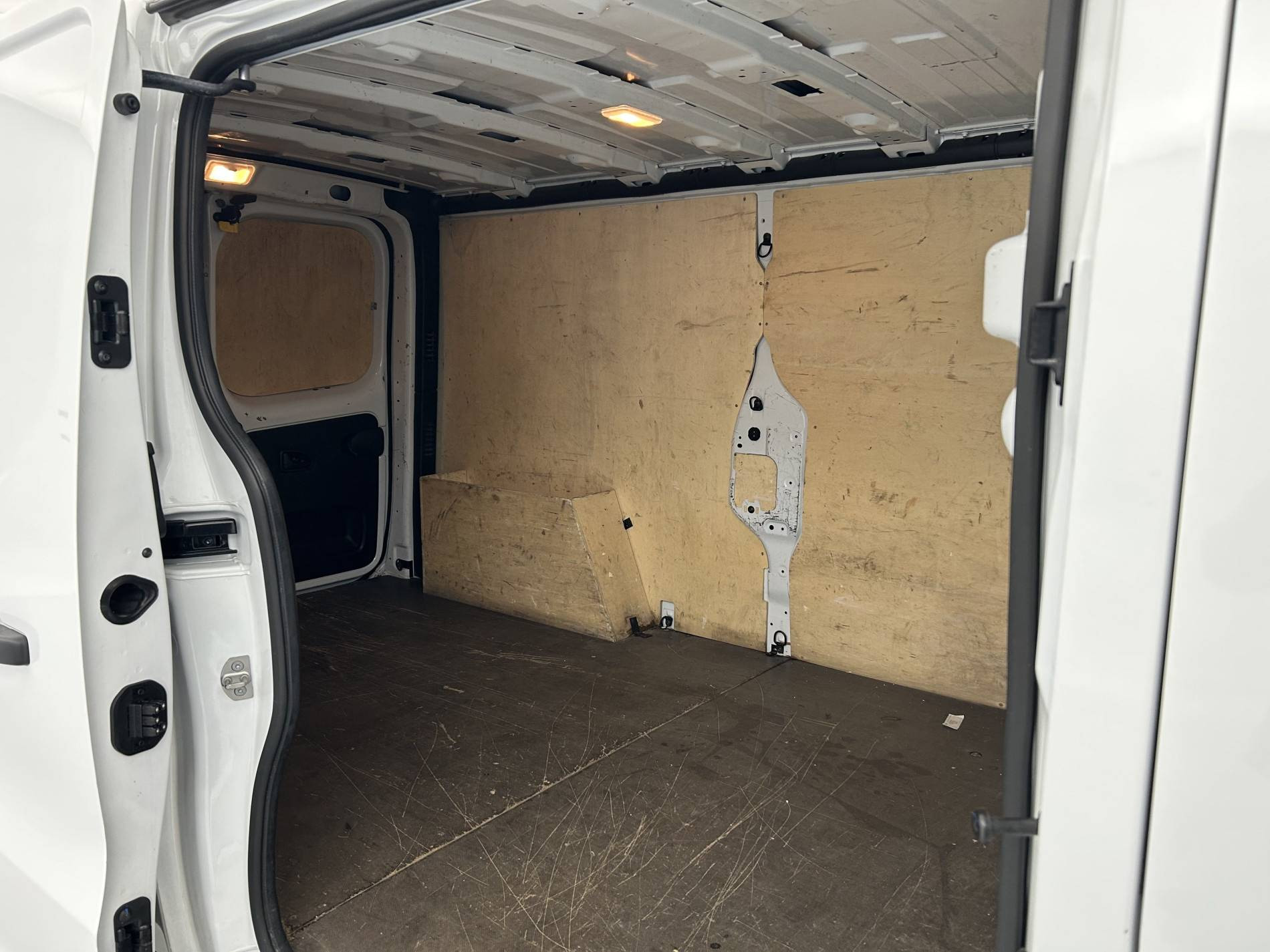 Vente en ligne Renault Trafic 3 Fourgon TRAFIC FGN L2H1 3000 KG BLUE DCI 130 au prix de 22 990 €
