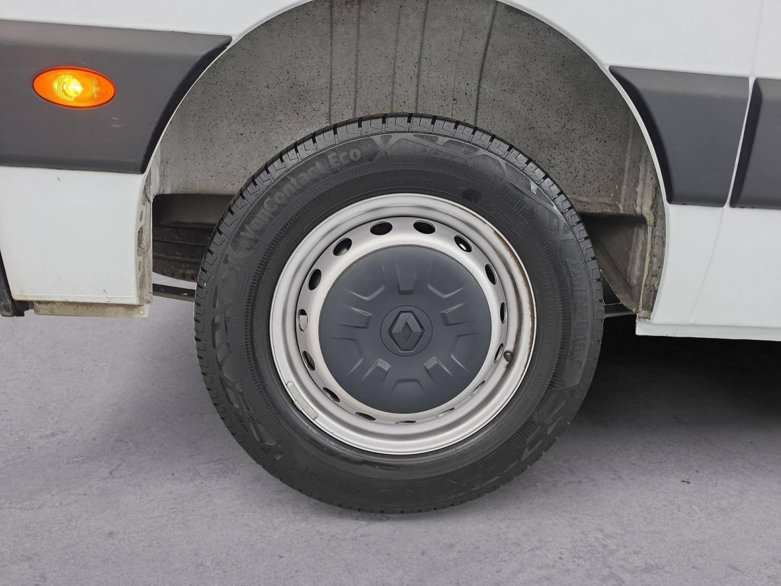 Vente en ligne Renault Master Fourgon MASTER FGN TRAC F3500 L3H3 BLUE DCI 135 au prix de 26 990 €