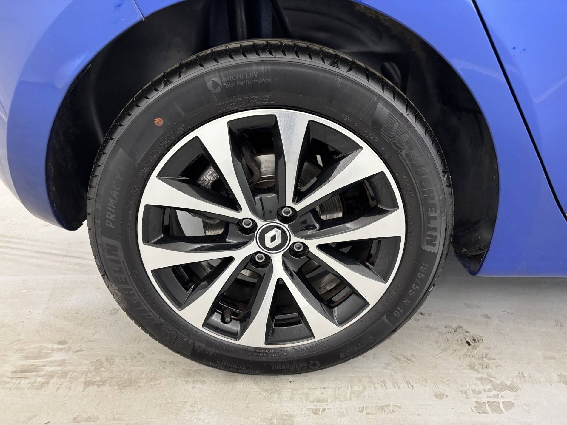 Vente en ligne Renault Clio 5 Clio TCe 100 GPL - 21N au prix de 12 390 €
