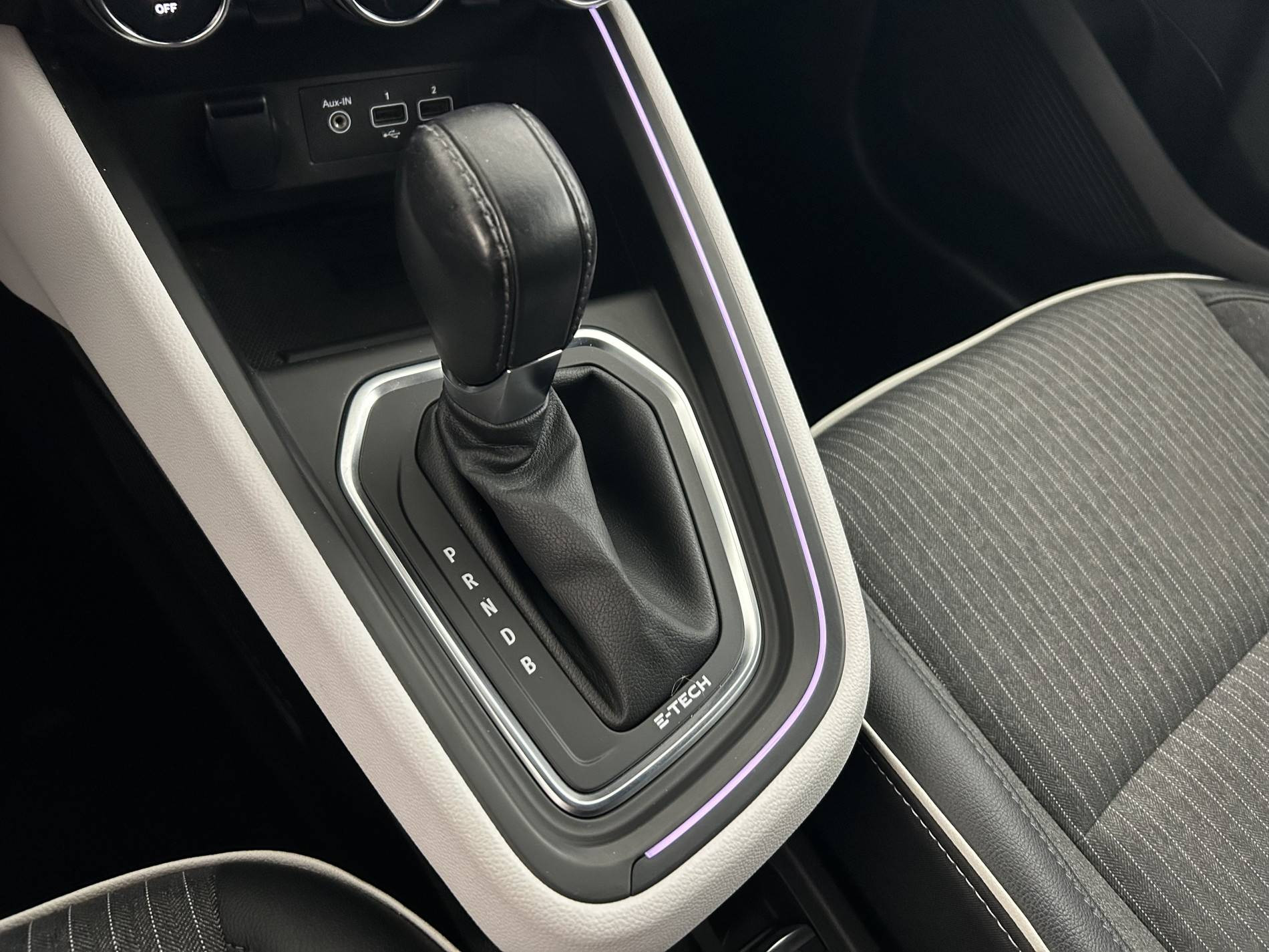 Vente en ligne Renault Clio 5 Clio E-Tech 140 - 21N au prix de 18 499 €