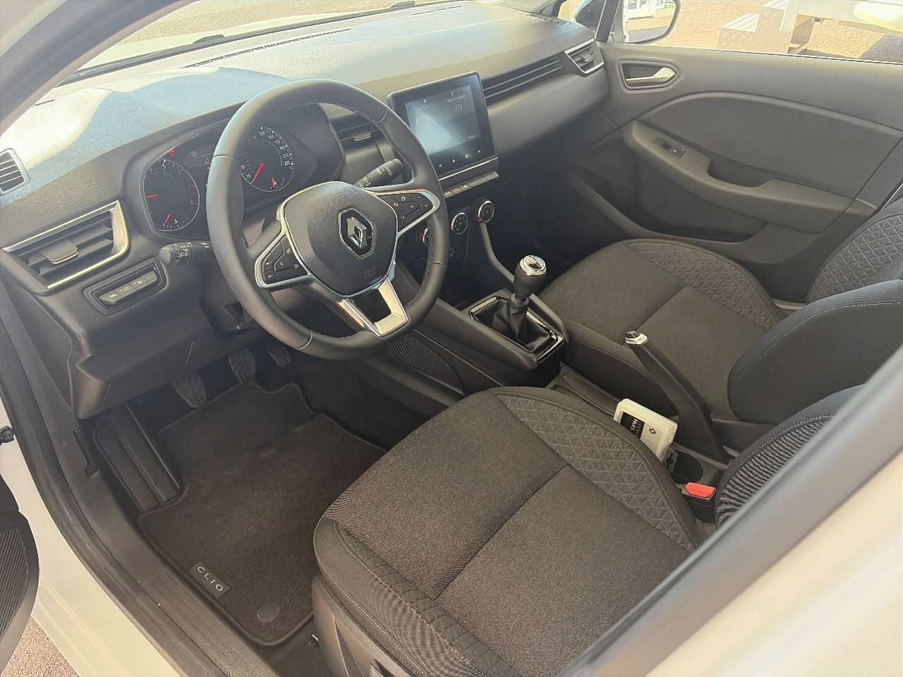 Vente en ligne Renault Clio 5 Clio TCe 90 au prix de 13 790 €