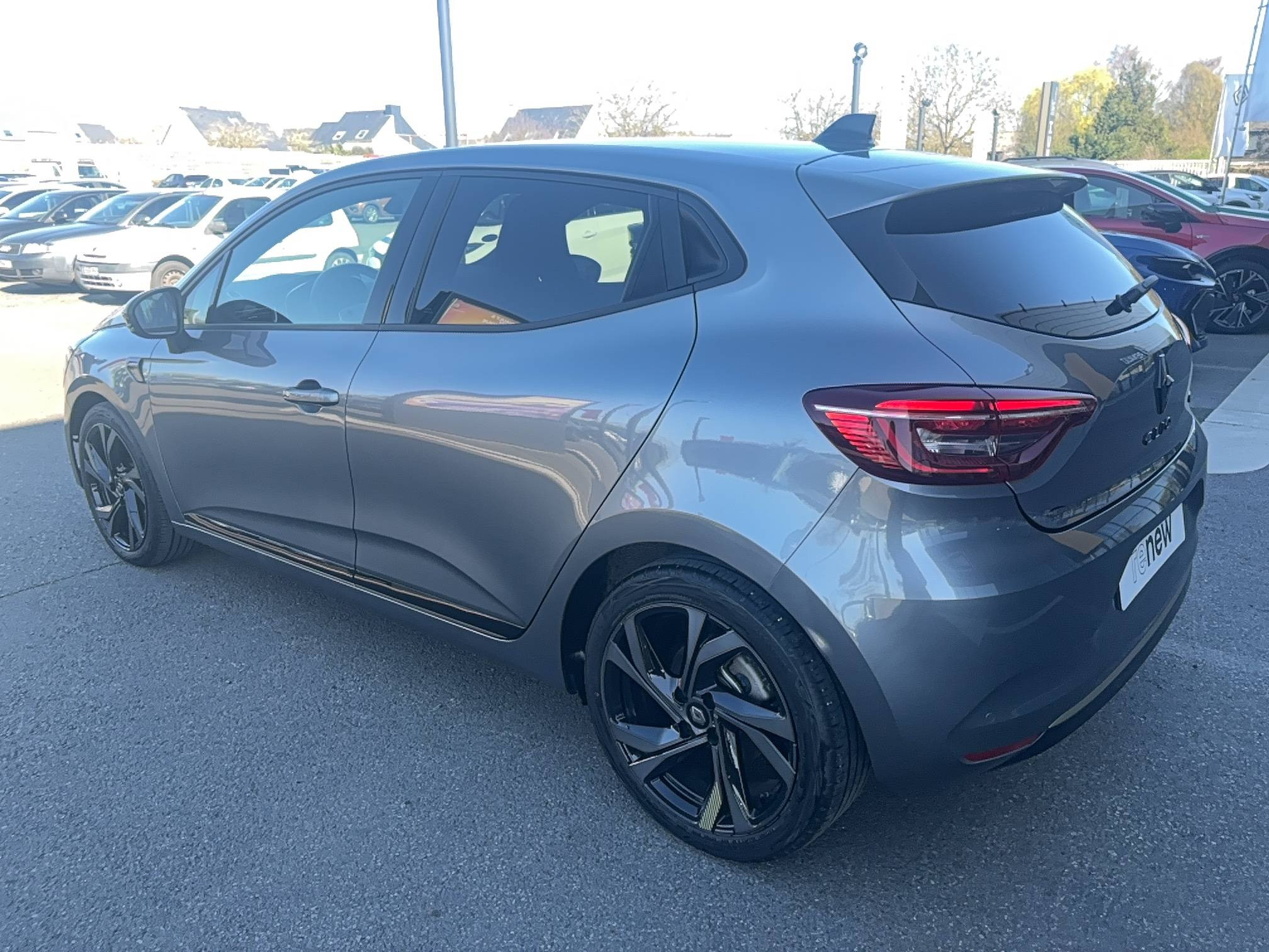 Vente en ligne Renault Clio 5 Clio E-Tech full hybrid 145 au prix de 19 490 €